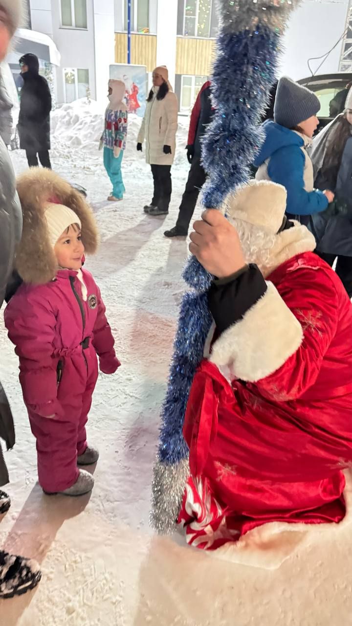 Сабада Төп чыршы янындагы мәйданны бүген салым инспекциясе хезмәткәрләре «кыздырды»