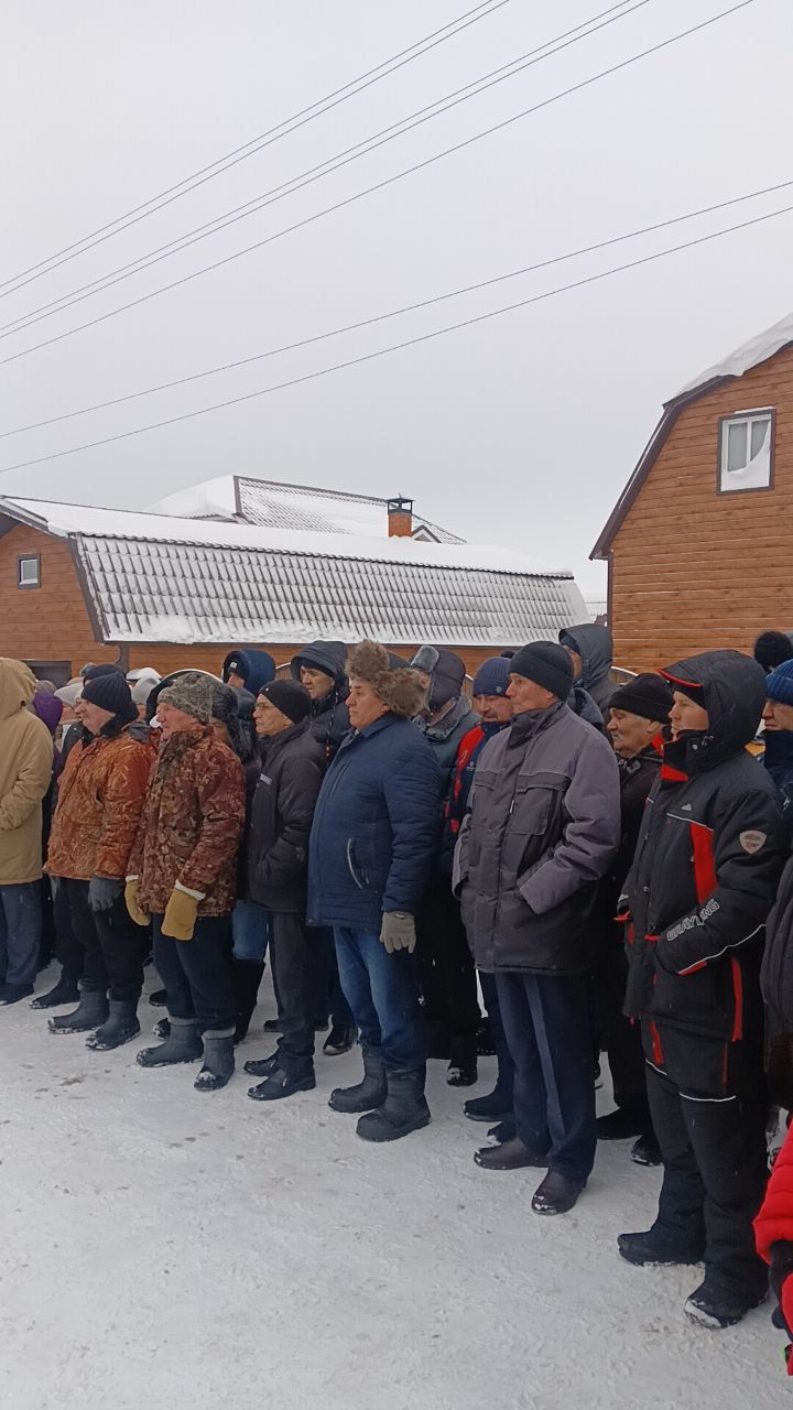 Бүген махсус хәрби операциядә һәлак булган Булат Галиевны соңгы юлга озаттылар (+видео)