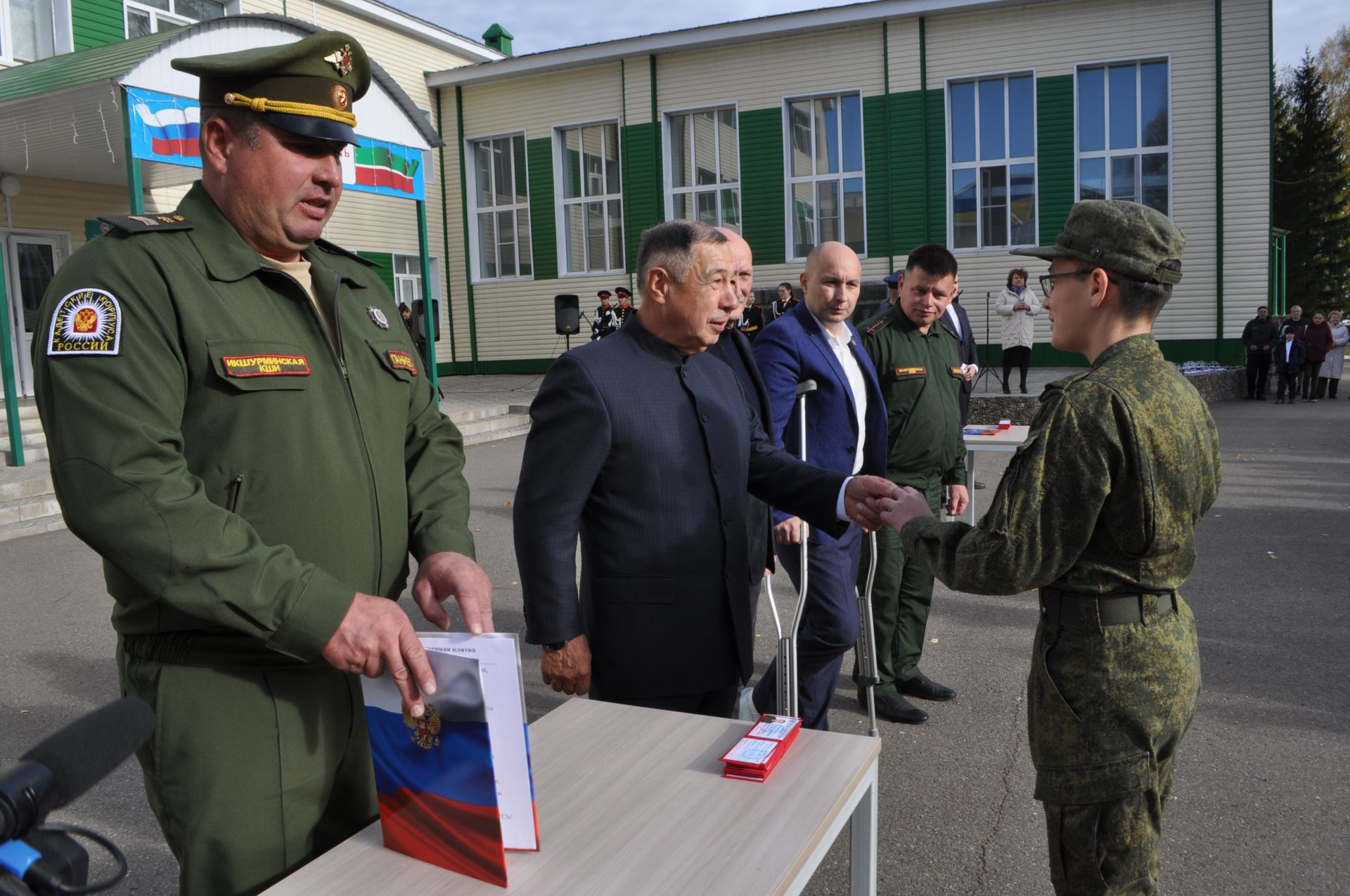 Иске Икшермә кадет-интернат мәктәбендә 48 укучы тантаналы ант бирде