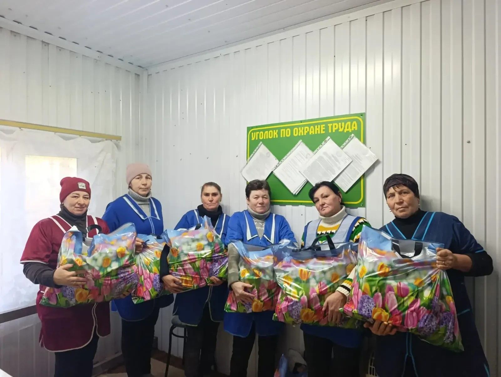 «Игенче»дә авыл хуҗалыгы хезмәтчәннәренә күчтәнәч пакетлары тапшырдылар
