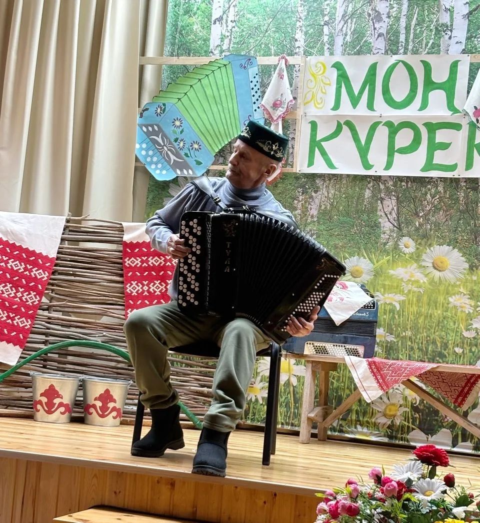 Керәнне авыл клубында гармун бәйрәме уздырдылар