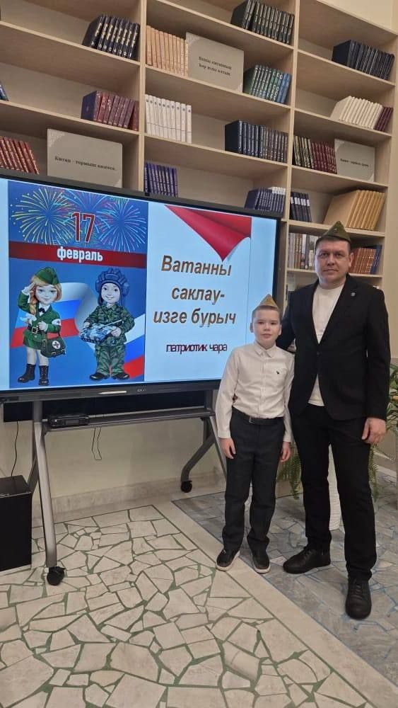 Район үзәк китапханәсенә әтиләр белән улларын чакырып хөрмәтләделәр
