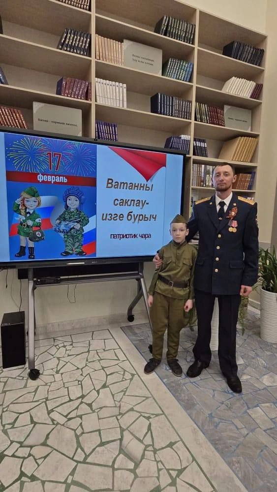 Район үзәк китапханәсенә әтиләр белән улларын чакырып хөрмәтләделәр