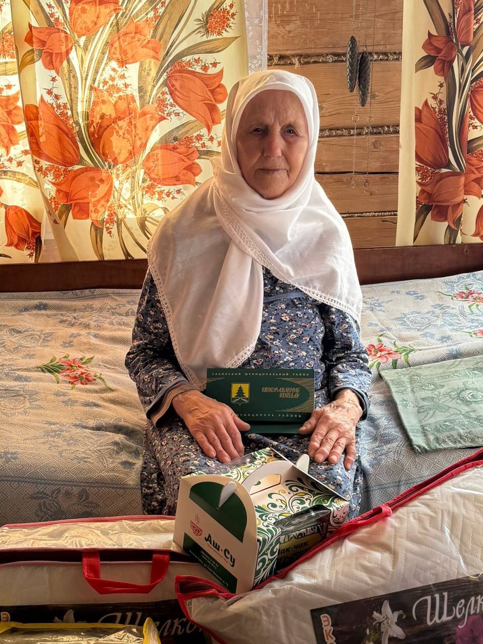 Урта Саба авылында яшәүче Диләфрүз Мөхәммәтдинованы 90 яшь тулуы белән котладылар