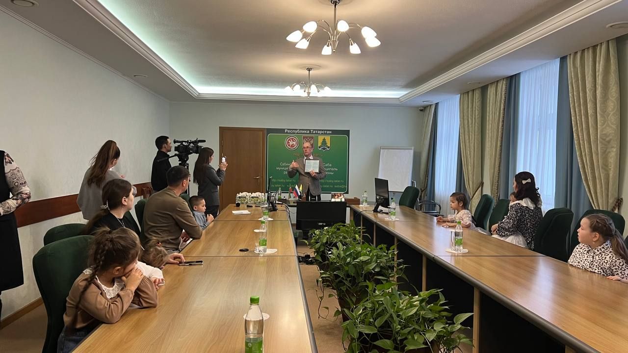 Сабада  “Татарстан Республикасында яшь гаиләләрне торак белән тәэмин итү программасы” кысаларында алты гаиләгә торак сертификатлары тапшырылды