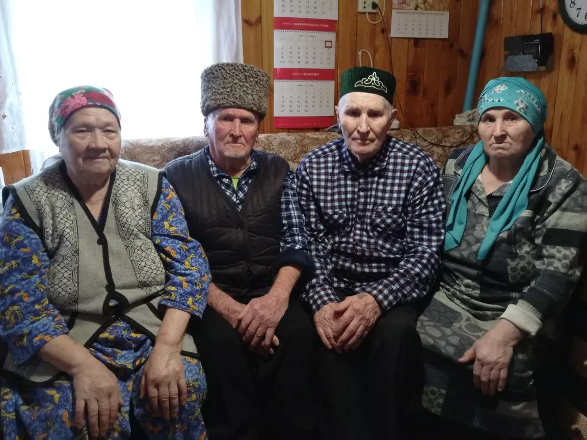 Тимершык авылында яшәүче Хәниф Гариповны 90 яшьлек юбилее белән котладылар