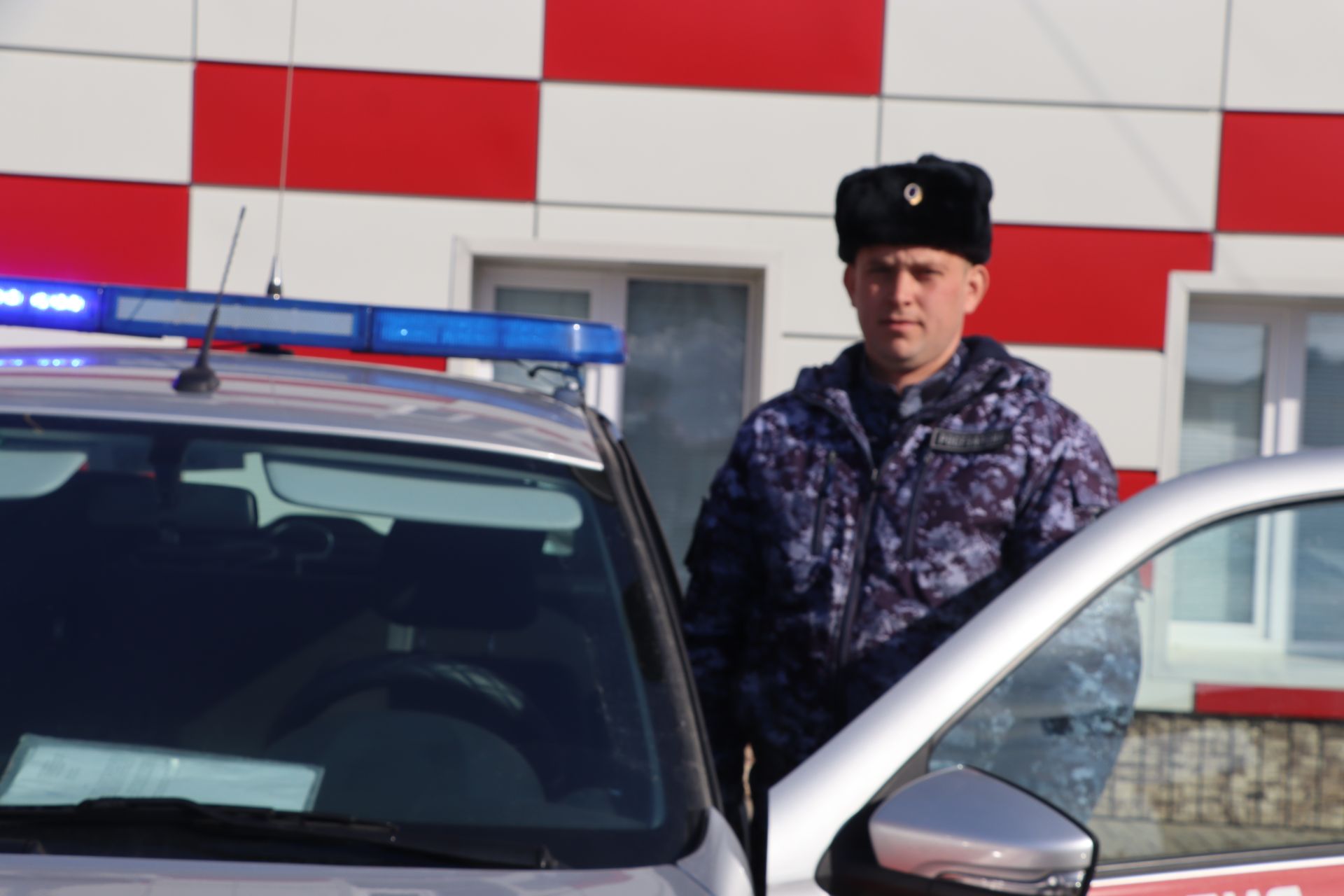 Милек  ышанычлы  сак астында