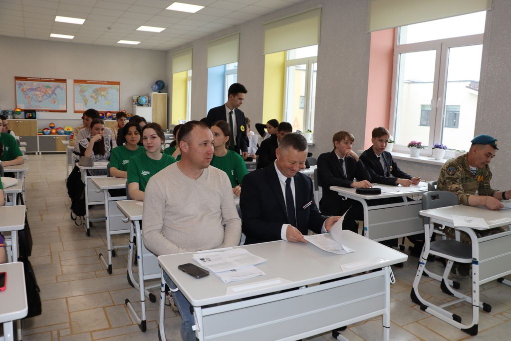 Саба  урта  мәктәбендә 150дән  артык кеше Җиңү диктанты  язды