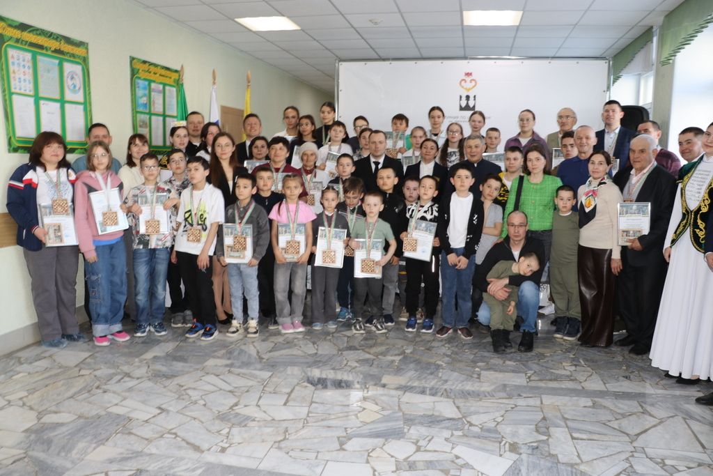 Шахматта һәр йөреш, һәр позиция — сайлау һәм җаваплылык, ә партияләр  акыллар һәм характерлар көрәше