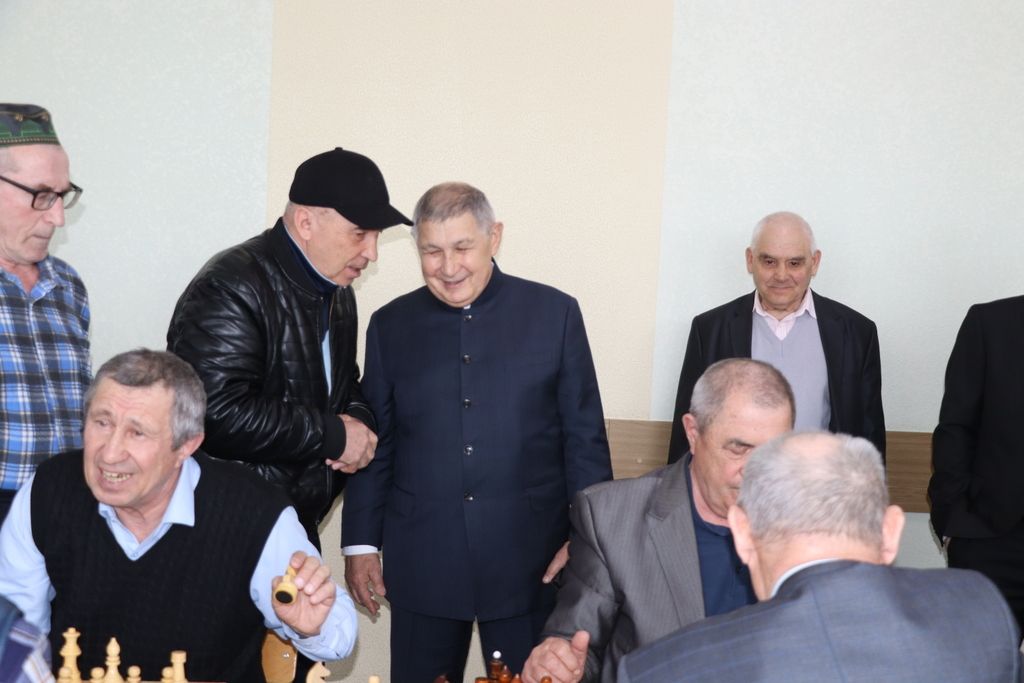 Шахматта һәр йөреш, һәр позиция — сайлау һәм җаваплылык, ә партияләр  акыллар һәм характерлар көрәше