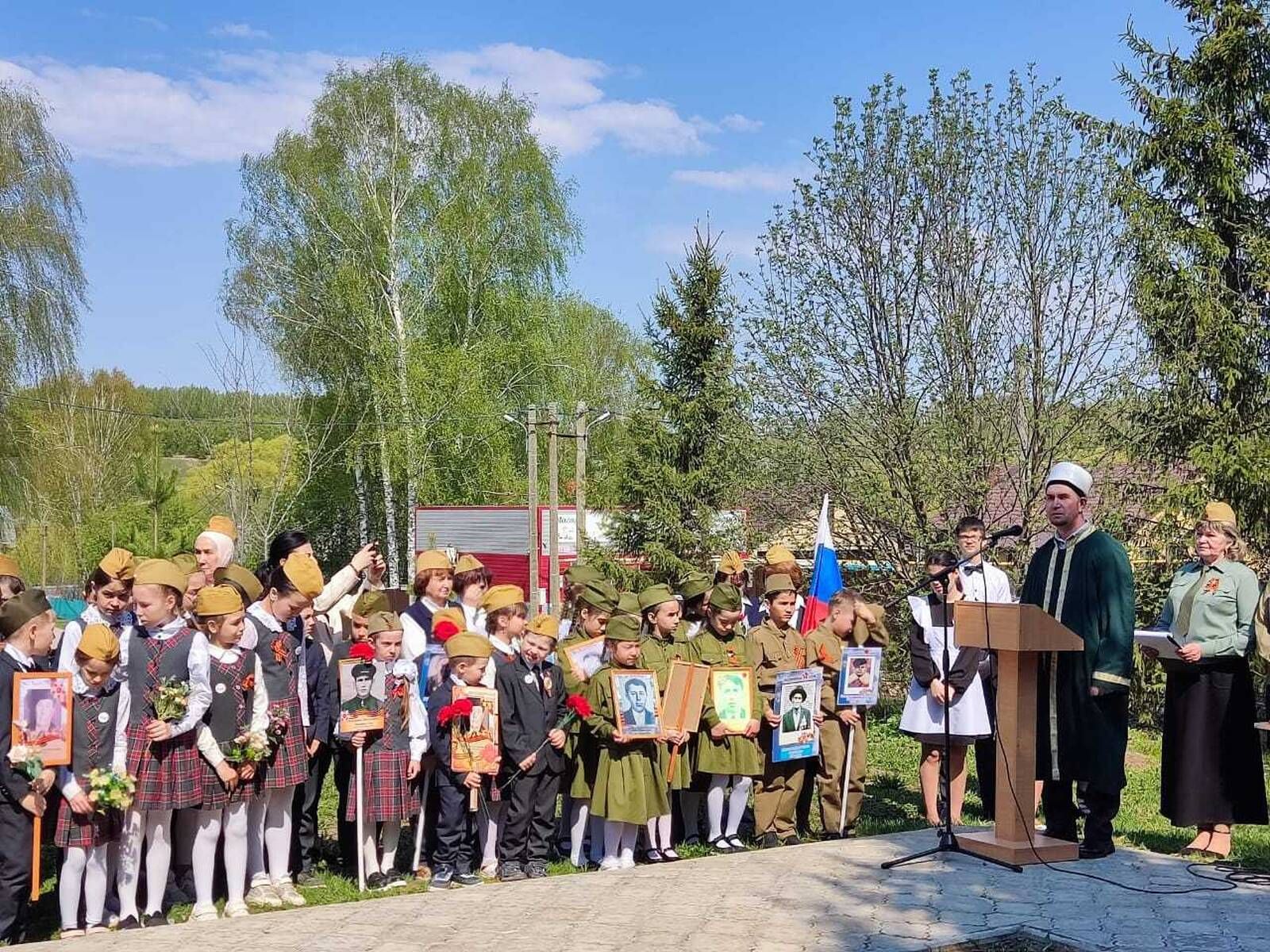 Юлбат авылында Бөек Ватан сугышында Җиңүнең 81 еллыгына багышланган Җиңү көне хөрмәтенә митинг узды