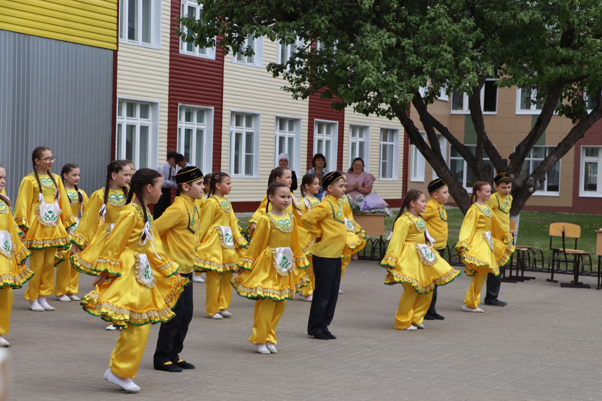 Хыяллар ак җилкән...