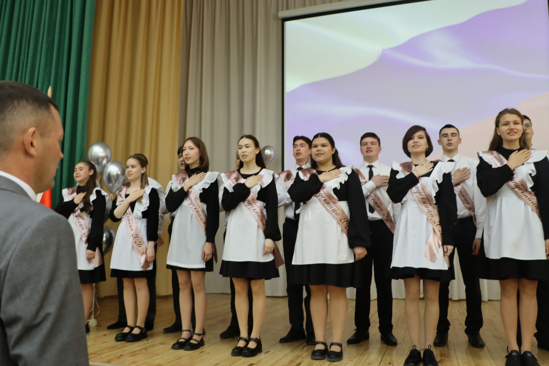 Хыяллар ак җилкән...