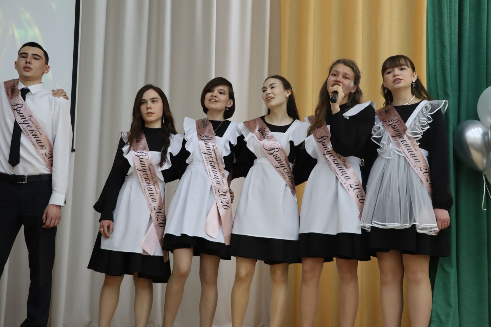 Хыяллар ак җилкән...