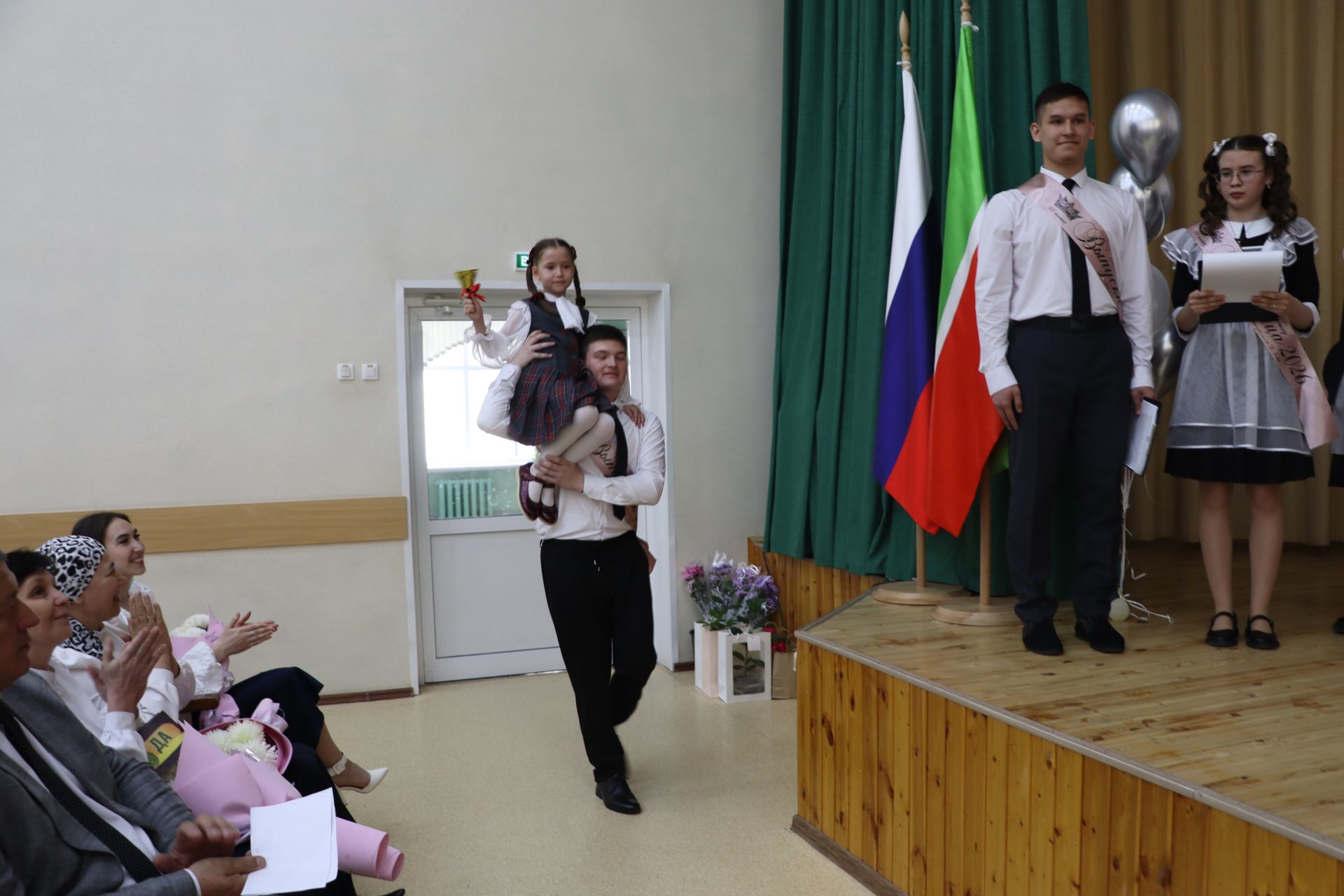 Хыяллар ак җилкән...