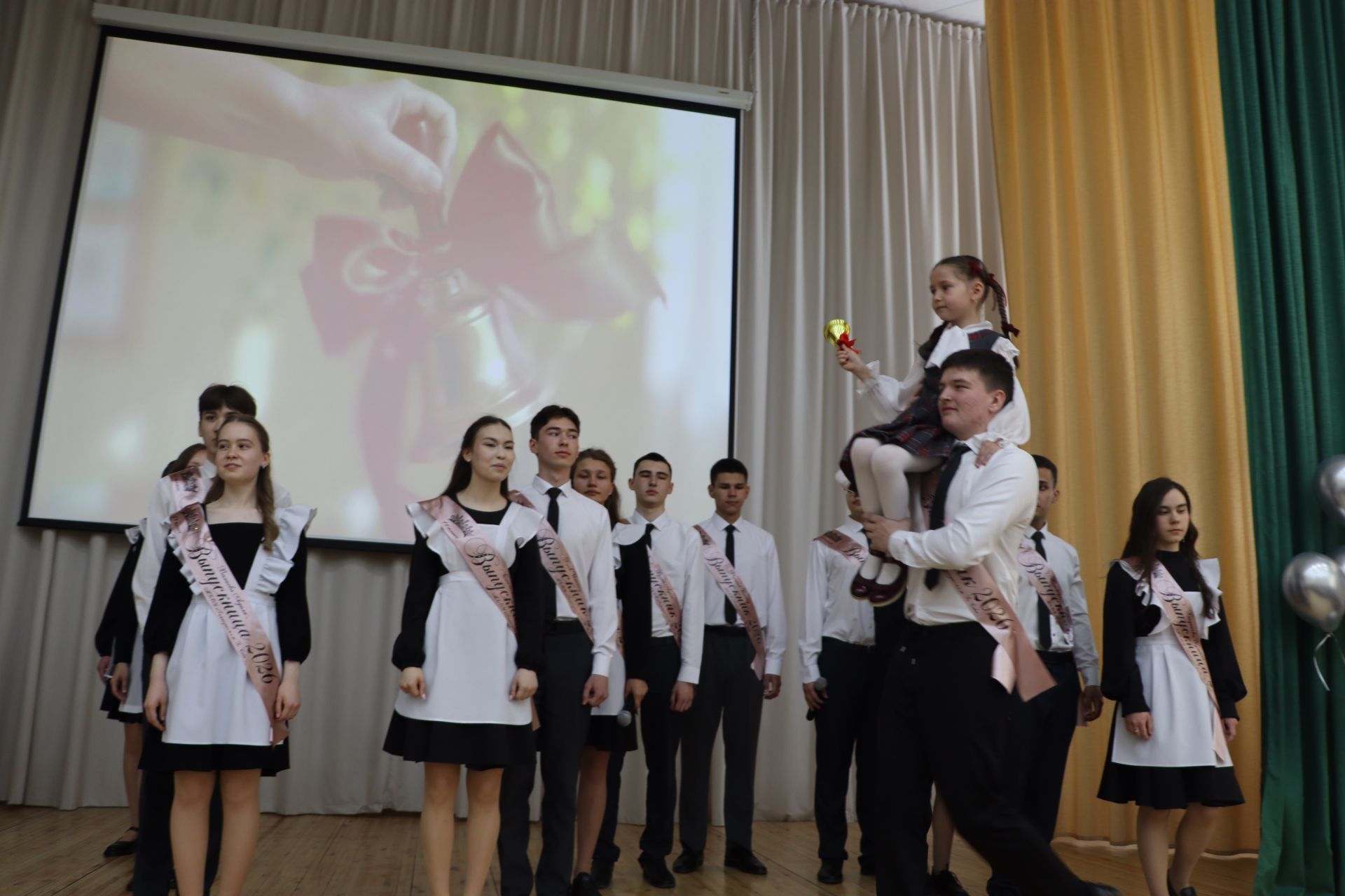 Хыяллар ак җилкән...