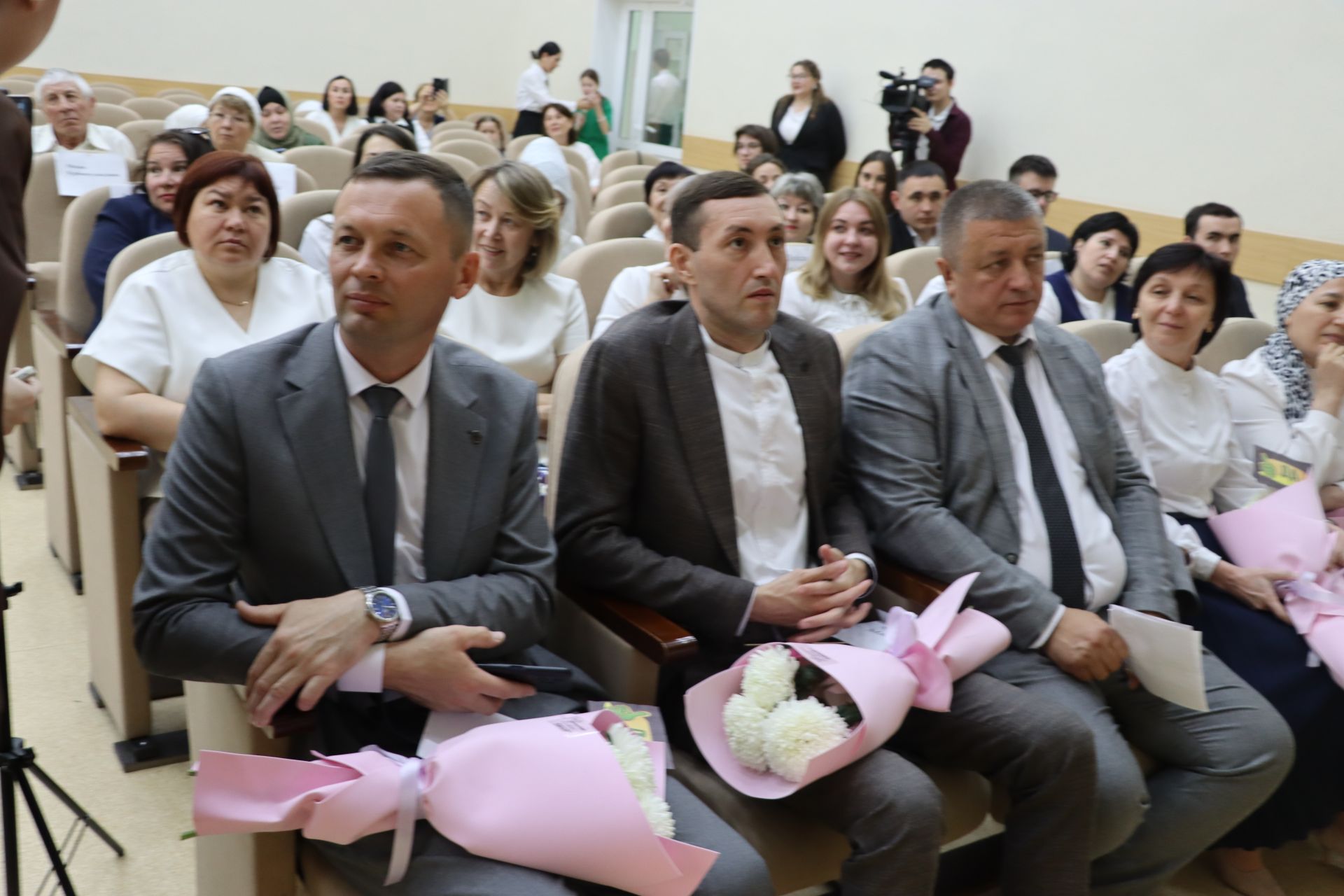 Хыяллар ак җилкән...