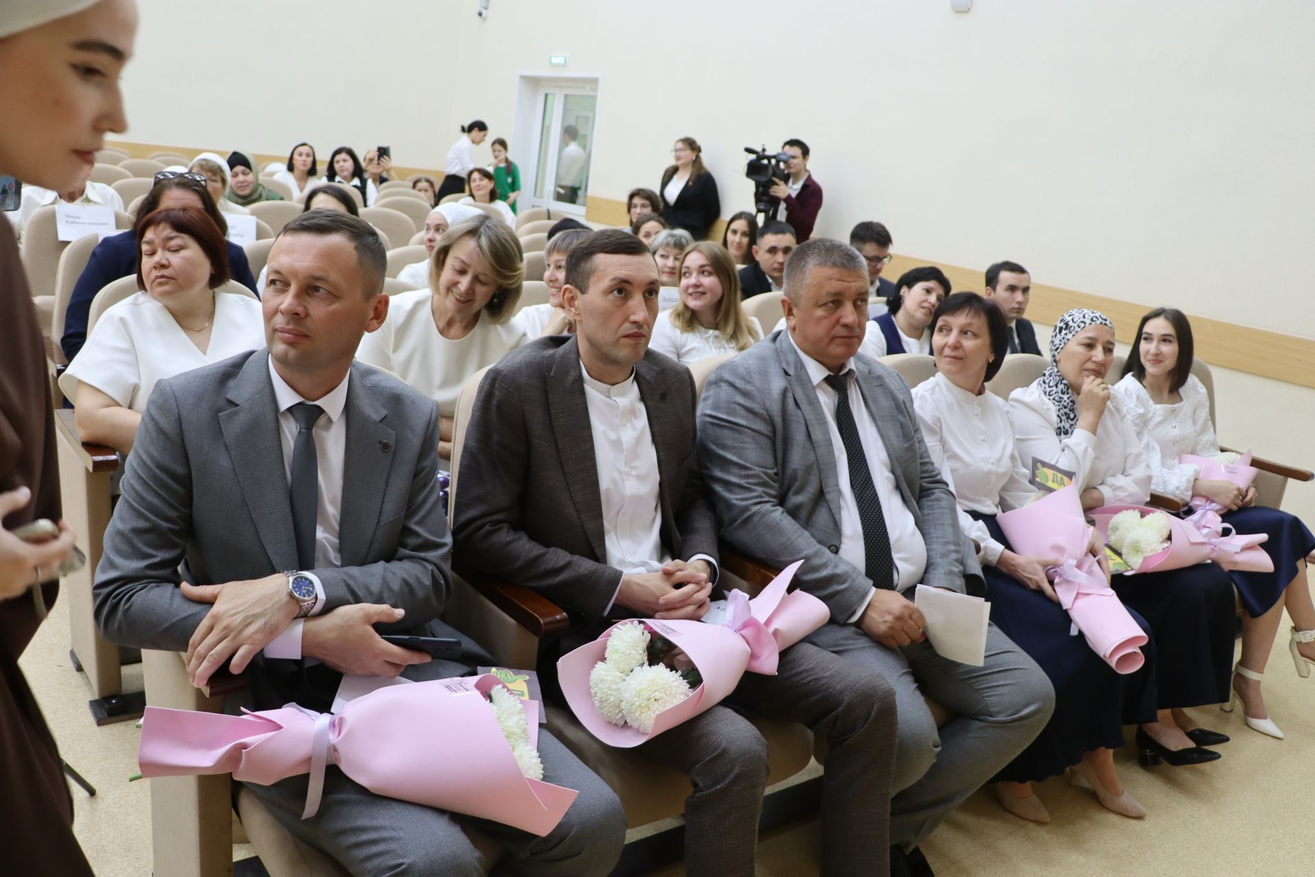 Хыяллар ак җилкән...