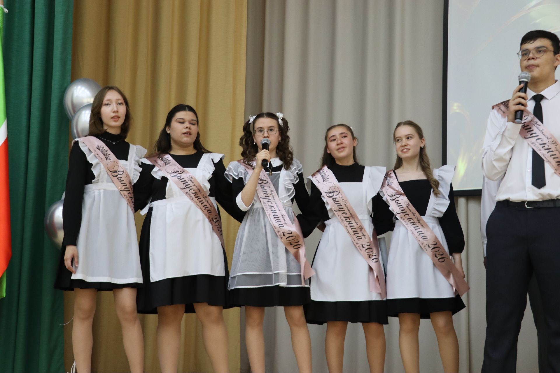 Хыяллар ак җилкән...