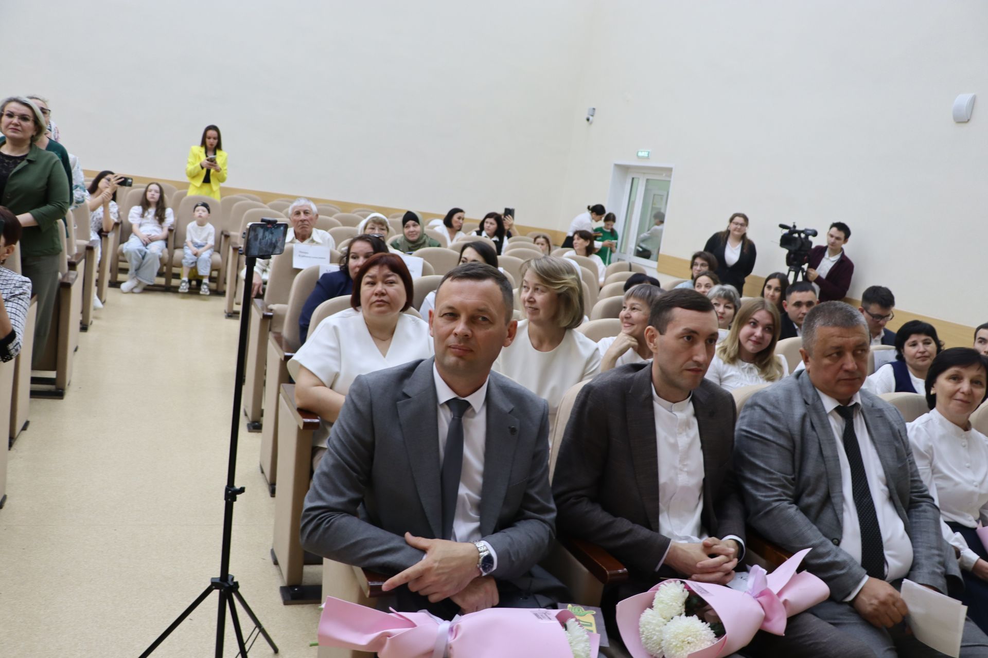 Хыяллар ак җилкән...
