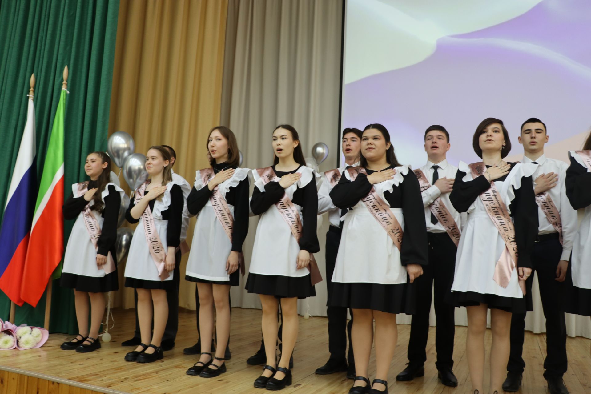 Хыяллар ак җилкән...