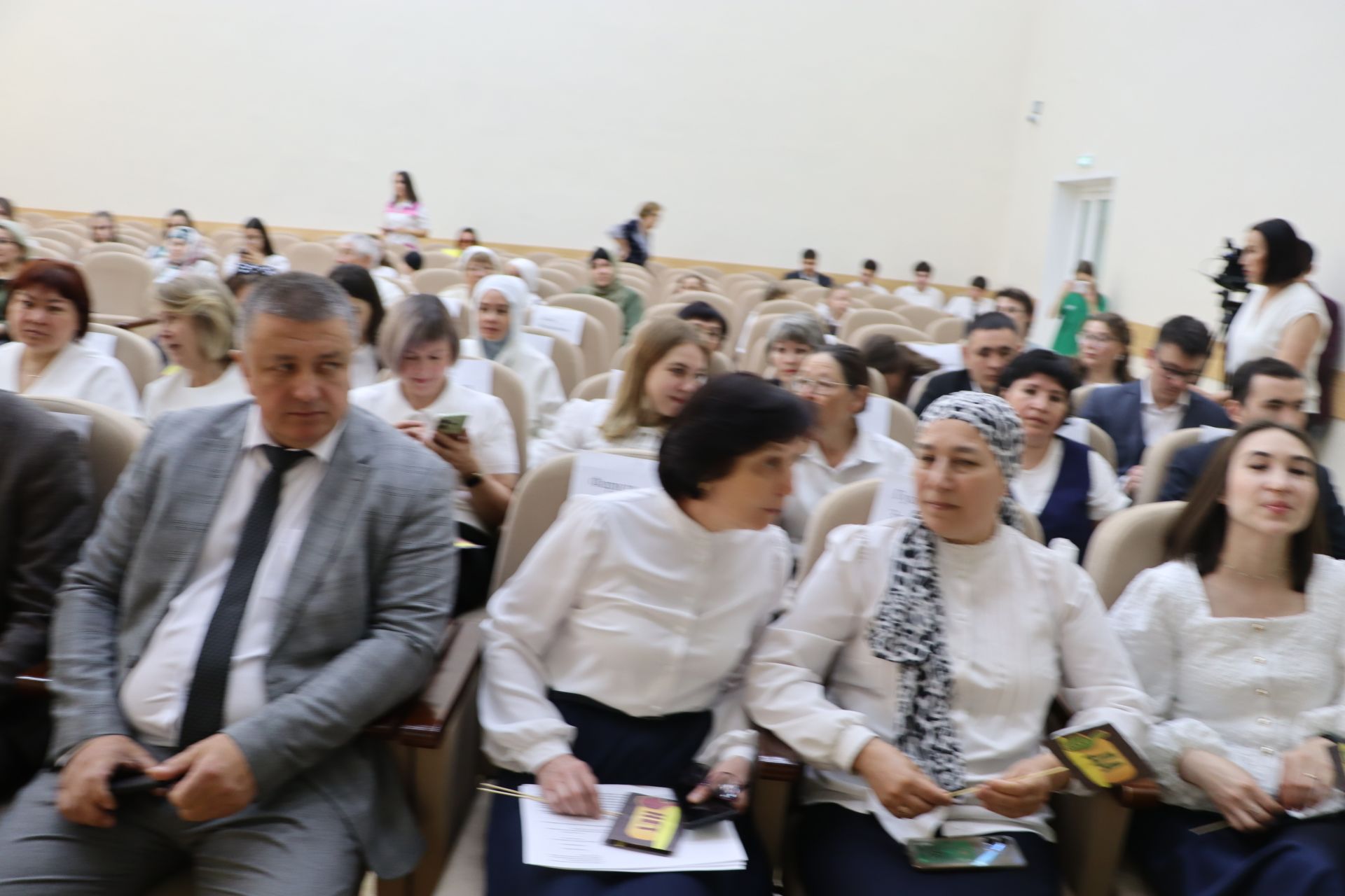 Хыяллар ак җилкән...