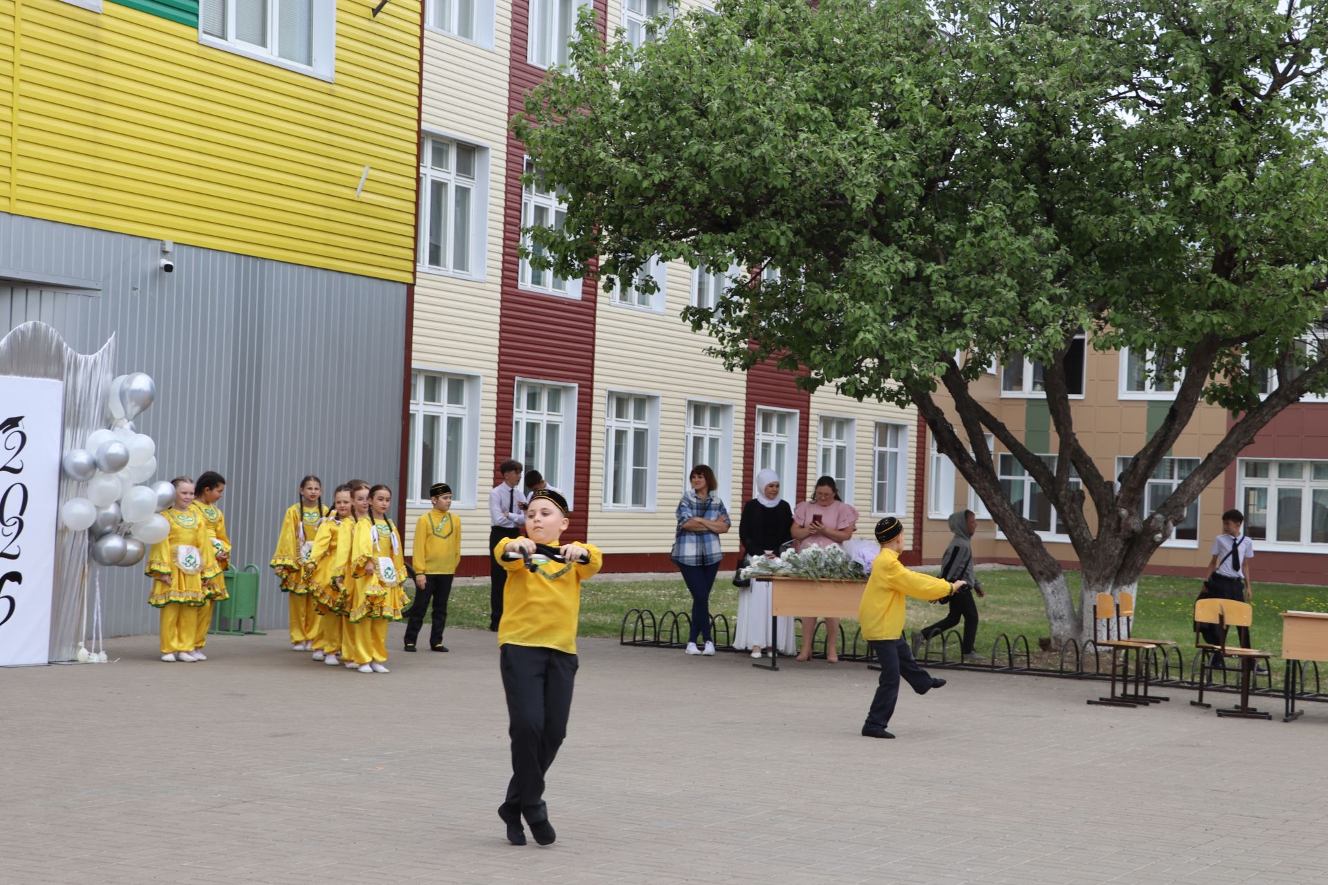 Хыяллар ак җилкән...