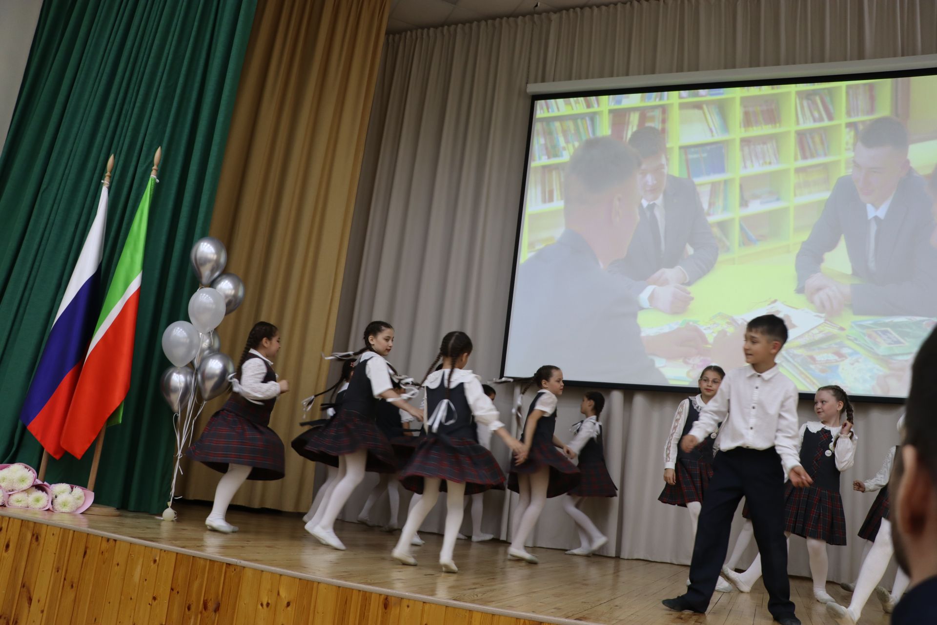 Хыяллар ак җилкән...