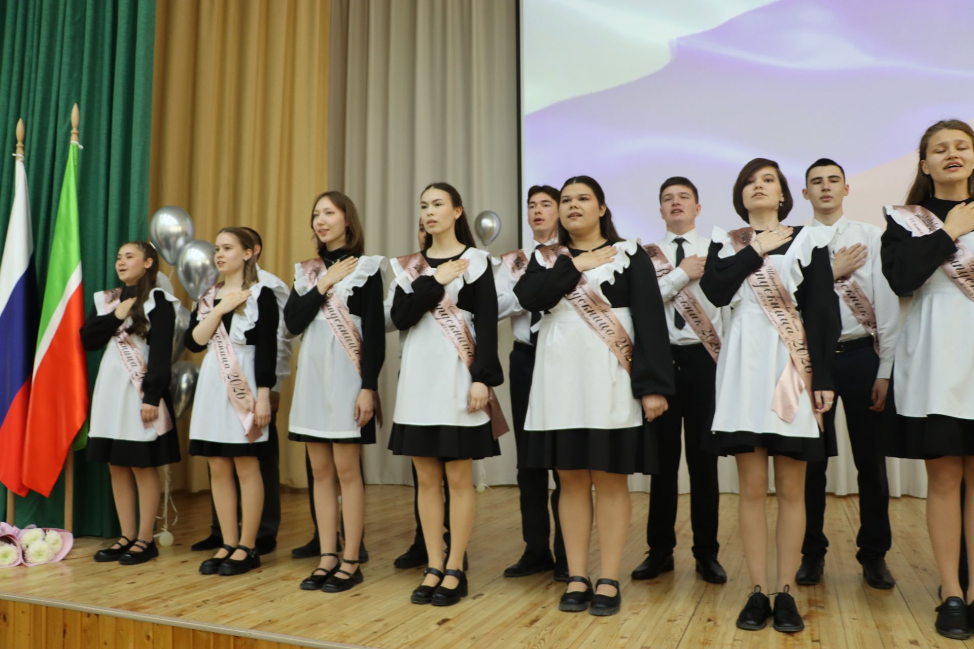 Хыяллар ак җилкән...