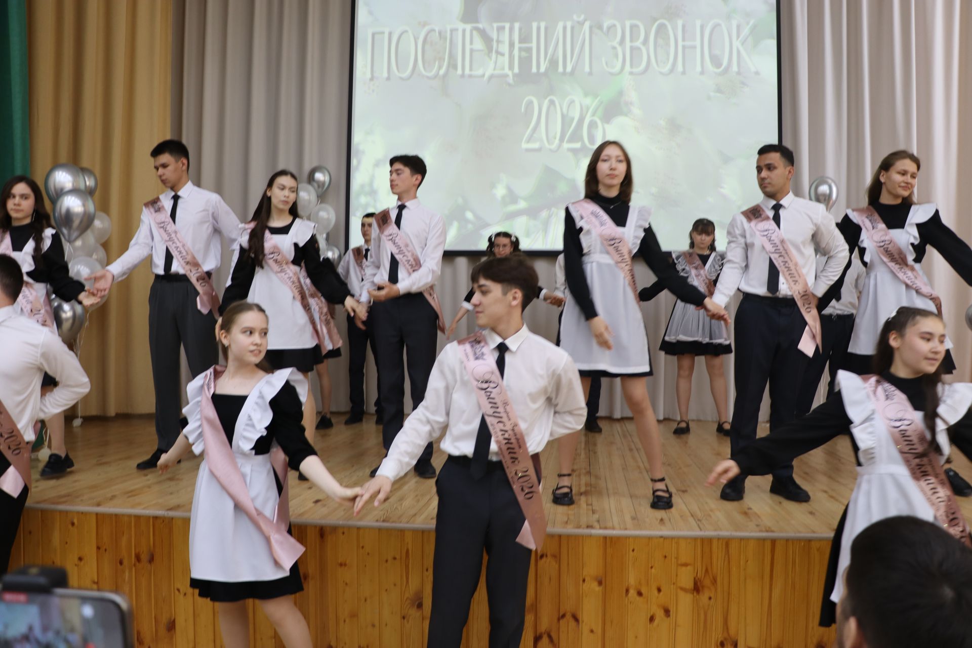 Хыяллар ак җилкән...