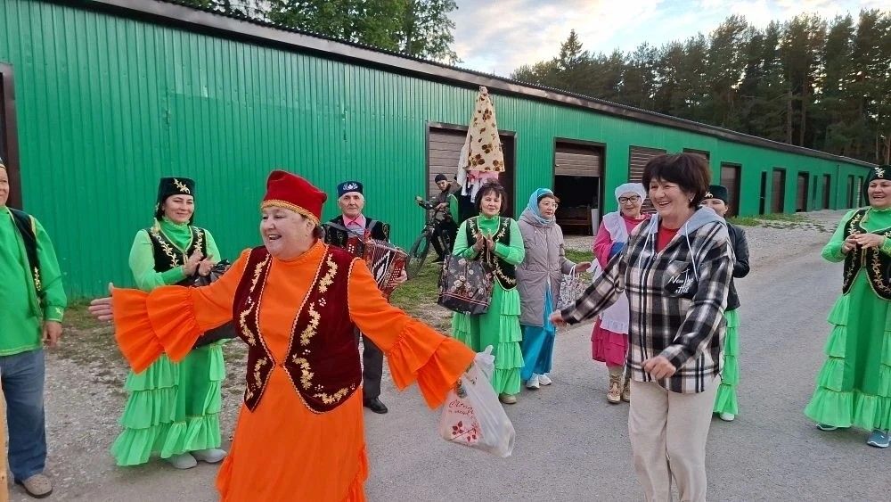 Сабантуйлар якынлаша, шәмәрдәнлеләр бирнә  җыя