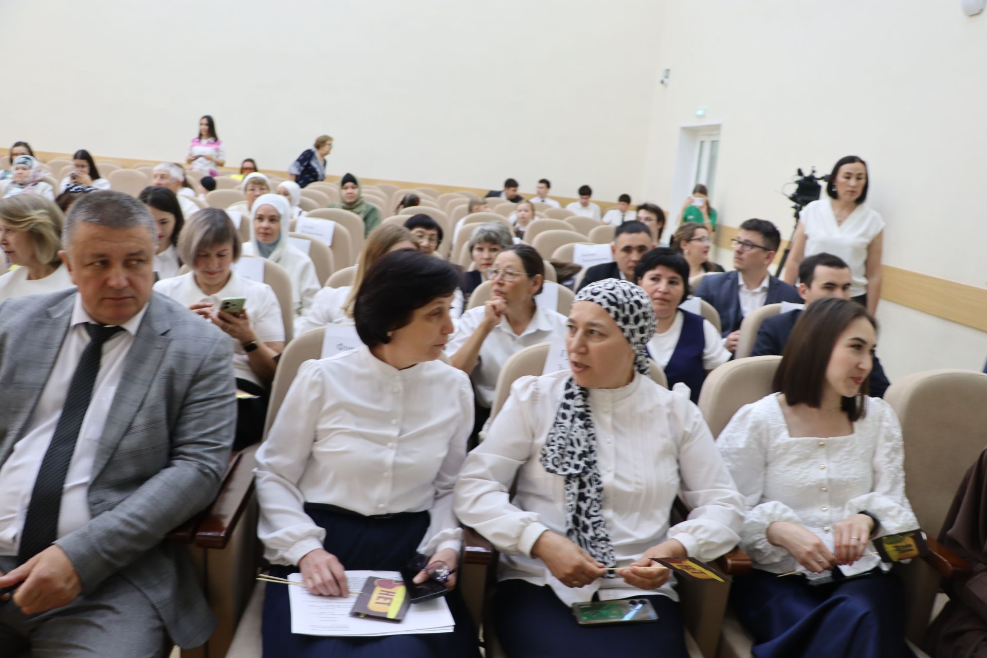 Хыяллар ак җилкән...