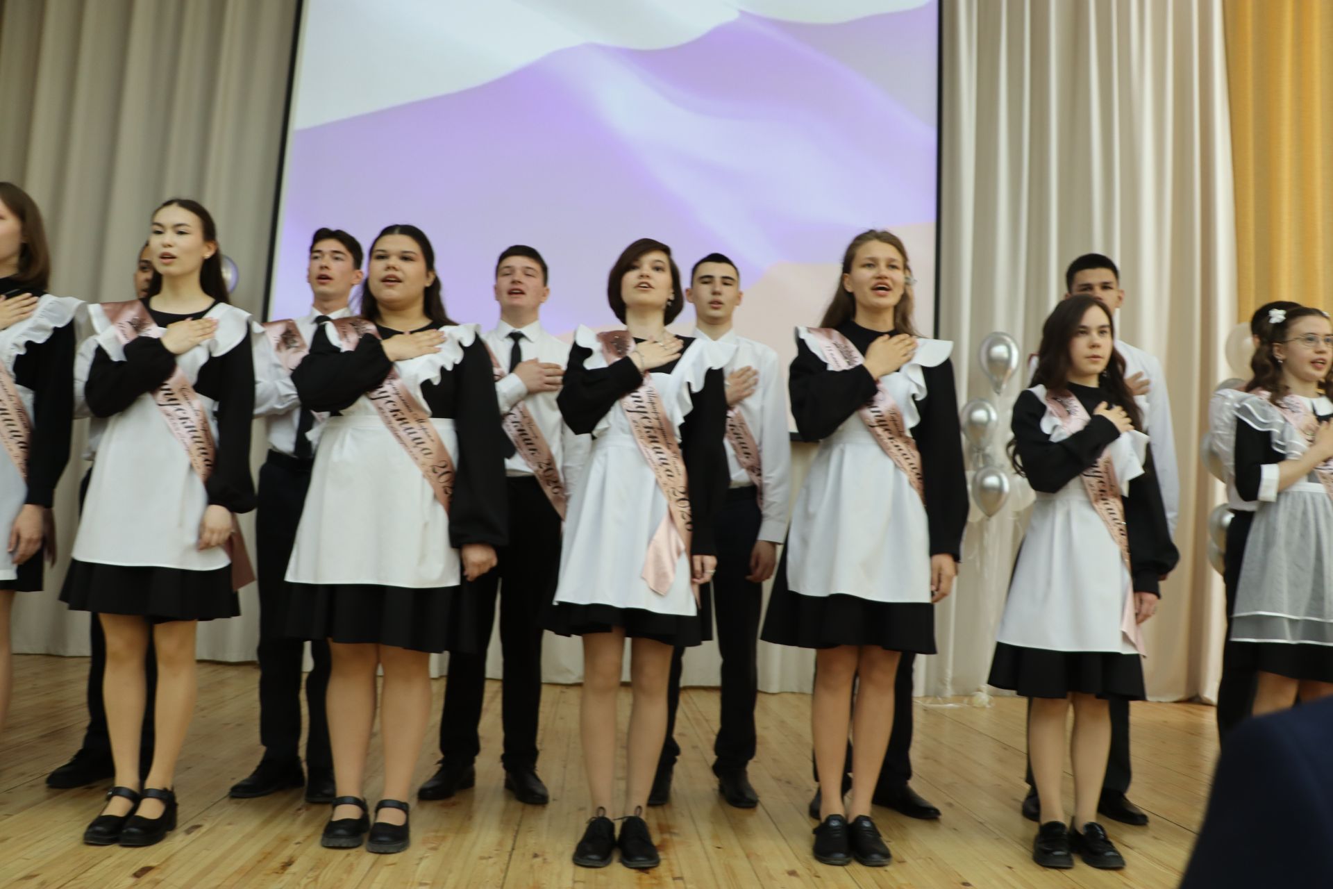 Хыяллар ак җилкән...
