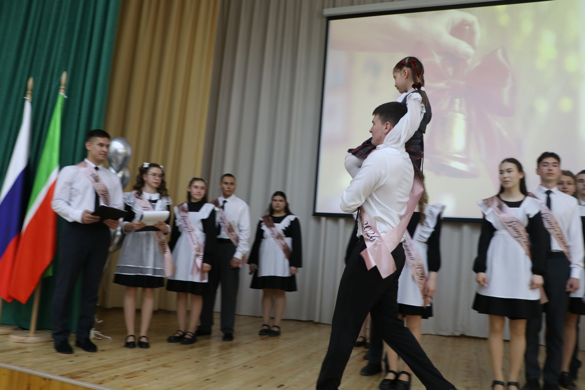 Хыяллар ак җилкән...