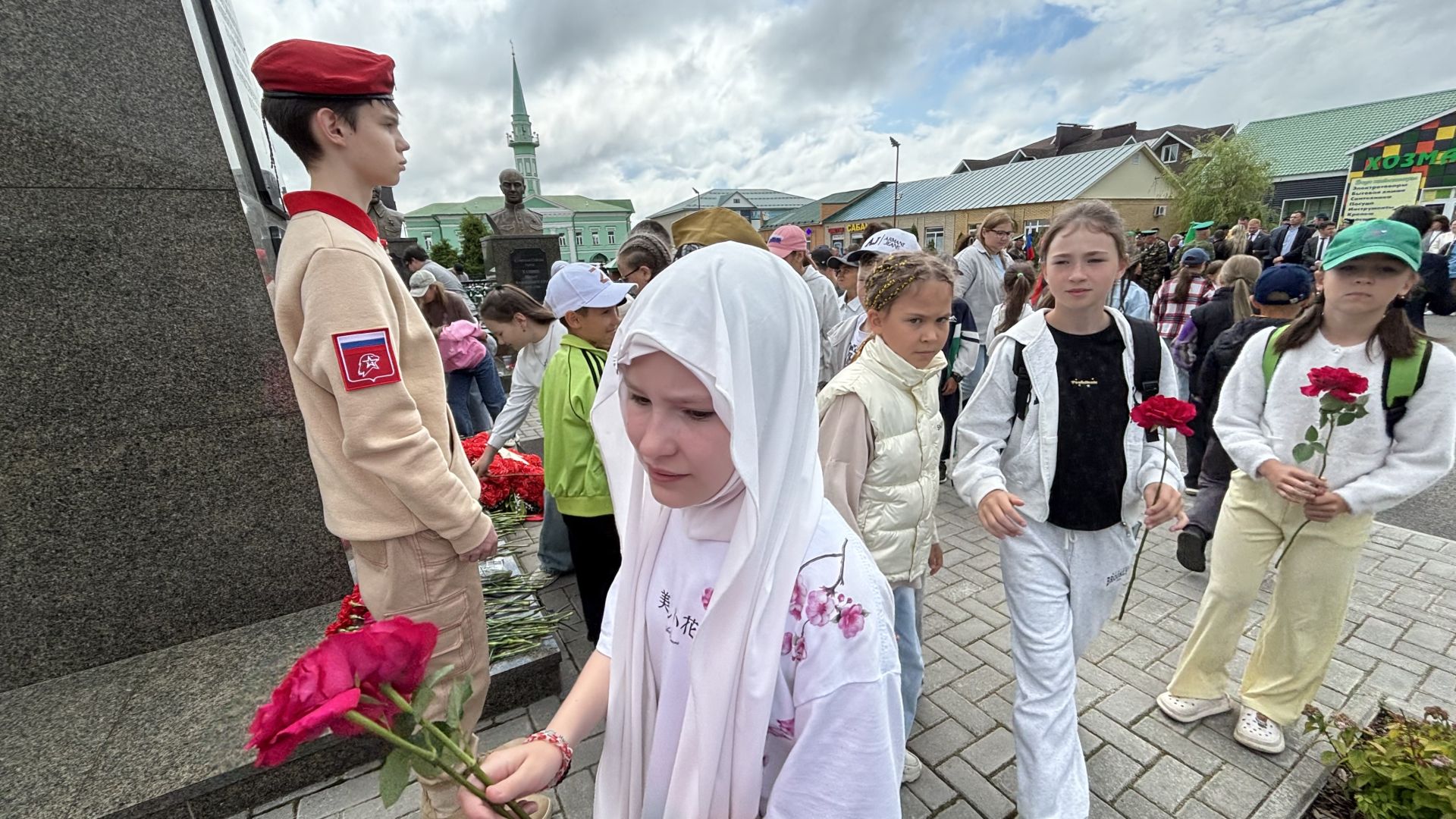 Кайгы һәм Хәтер көне  Һәлак булганнар истәлегенә лаеклы булыйк (фоторепортаж)