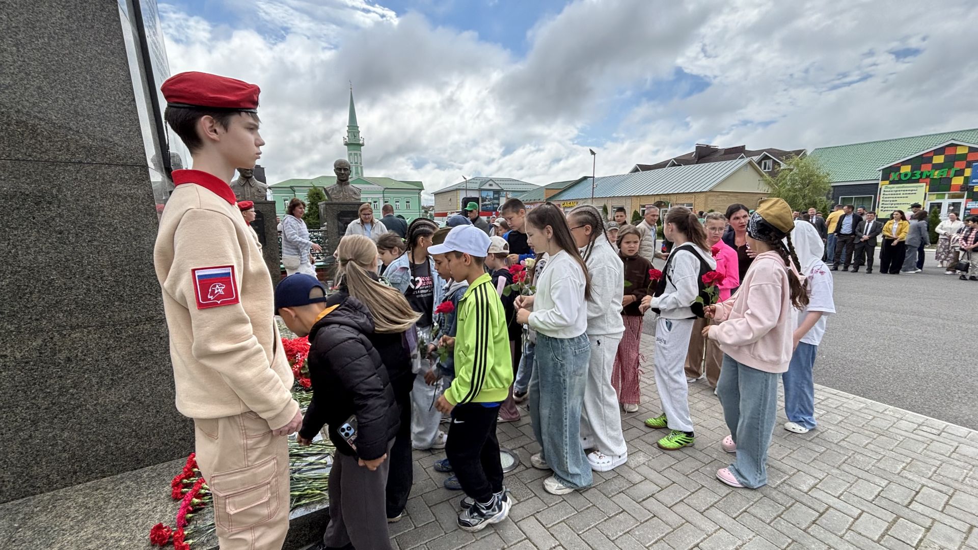 Кайгы һәм Хәтер көне  Һәлак булганнар истәлегенә лаеклы булыйк (фоторепортаж)