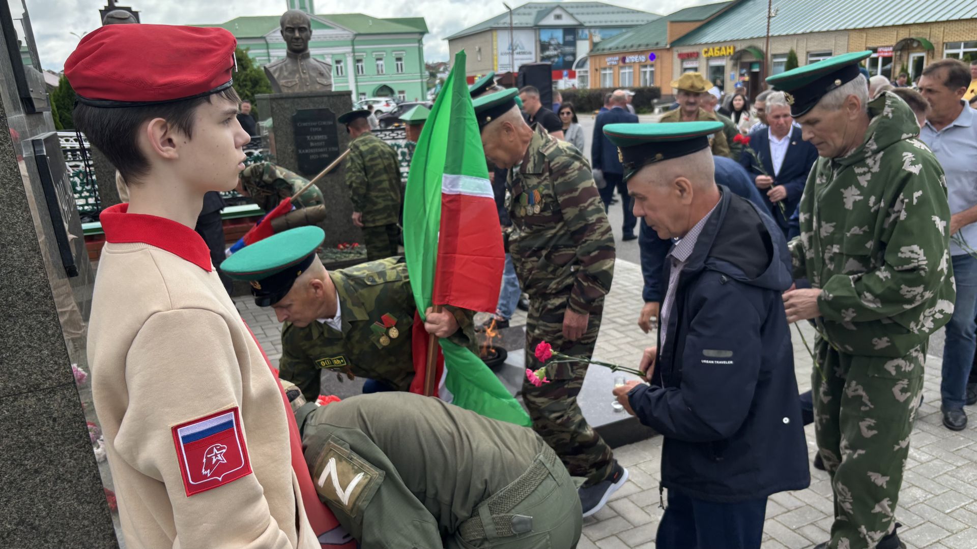 Кайгы һәм Хәтер көне  Һәлак булганнар истәлегенә лаеклы булыйк (фоторепортаж)
