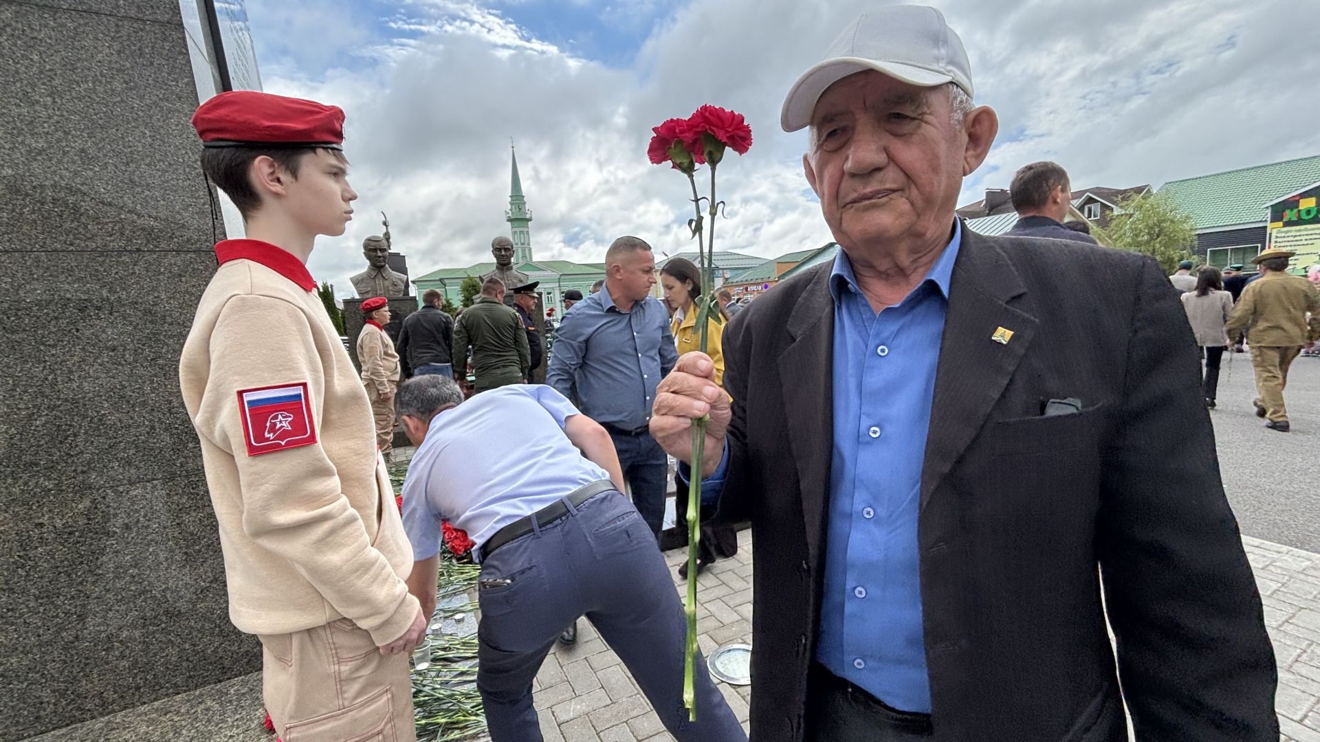 Кайгы һәм Хәтер көне  Һәлак булганнар истәлегенә лаеклы булыйк (фоторепортаж)