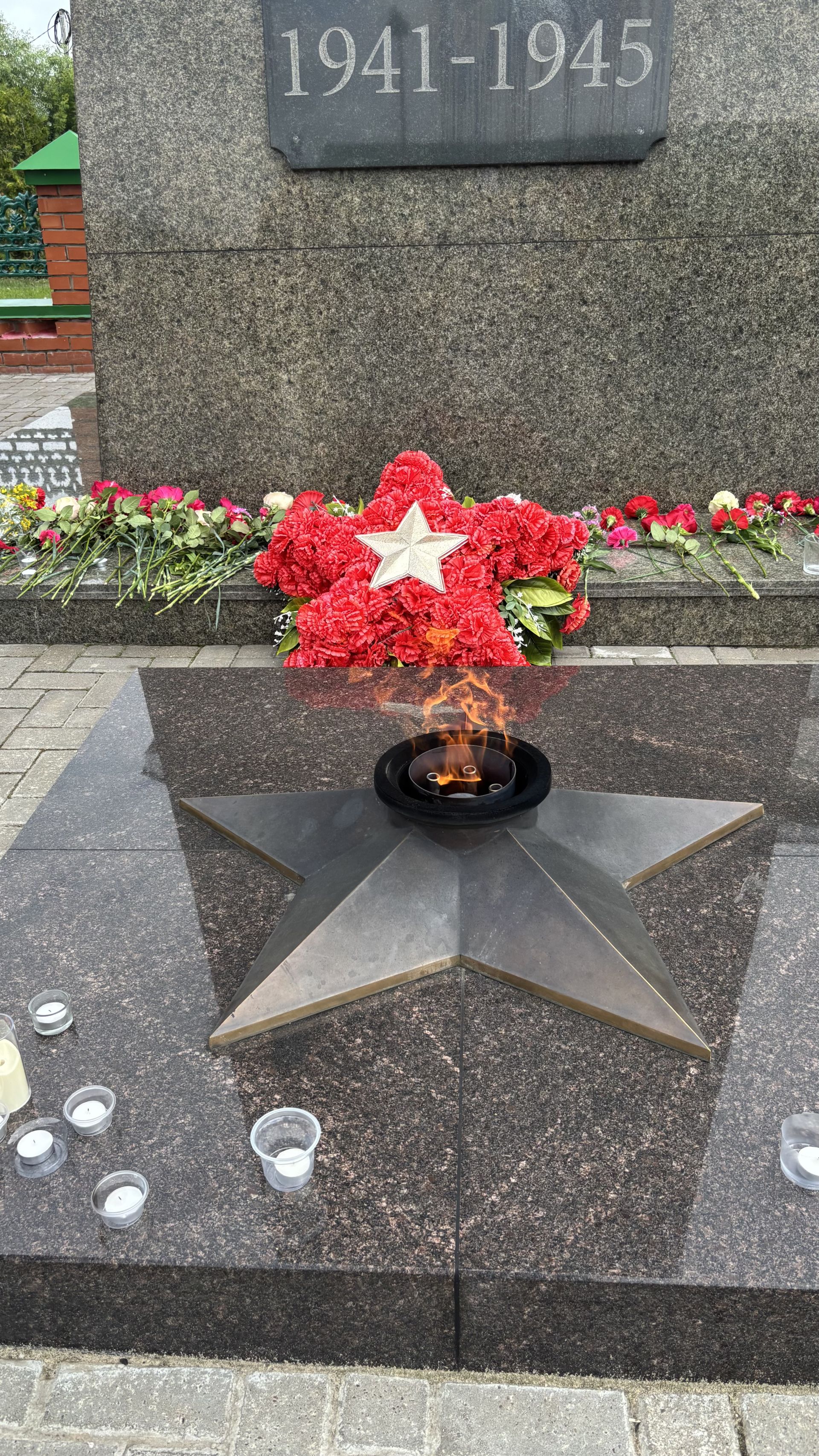 Кайгы һәм Хәтер көне  Һәлак булганнар истәлегенә лаеклы булыйк (фоторепортаж)