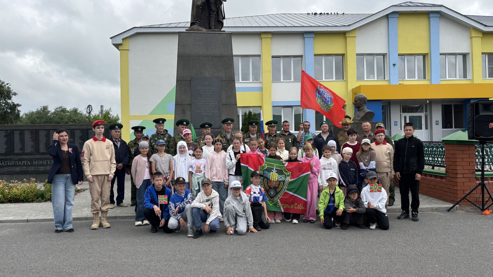 Кайгы һәм Хәтер көне  Һәлак булганнар истәлегенә лаеклы булыйк (фоторепортаж)