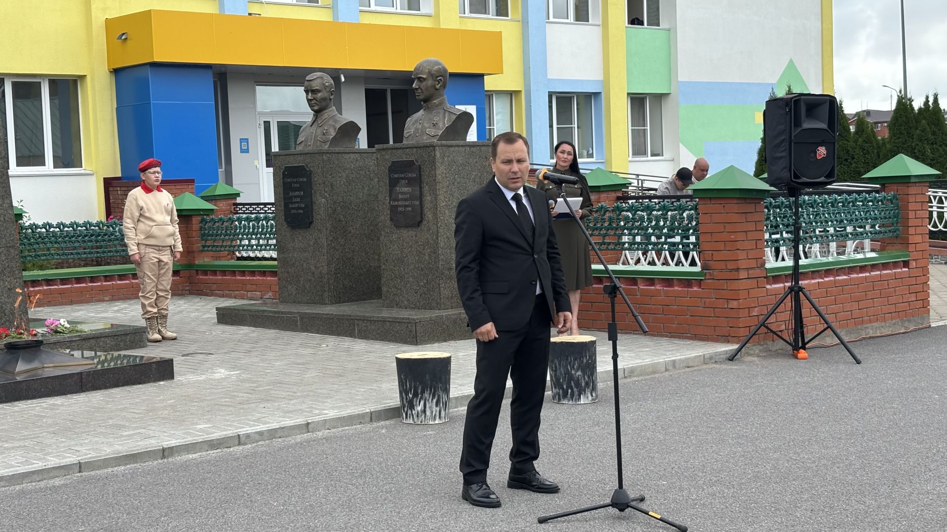 Кайгы һәм Хәтер көне  Һәлак булганнар истәлегенә лаеклы булыйк (фоторепортаж)