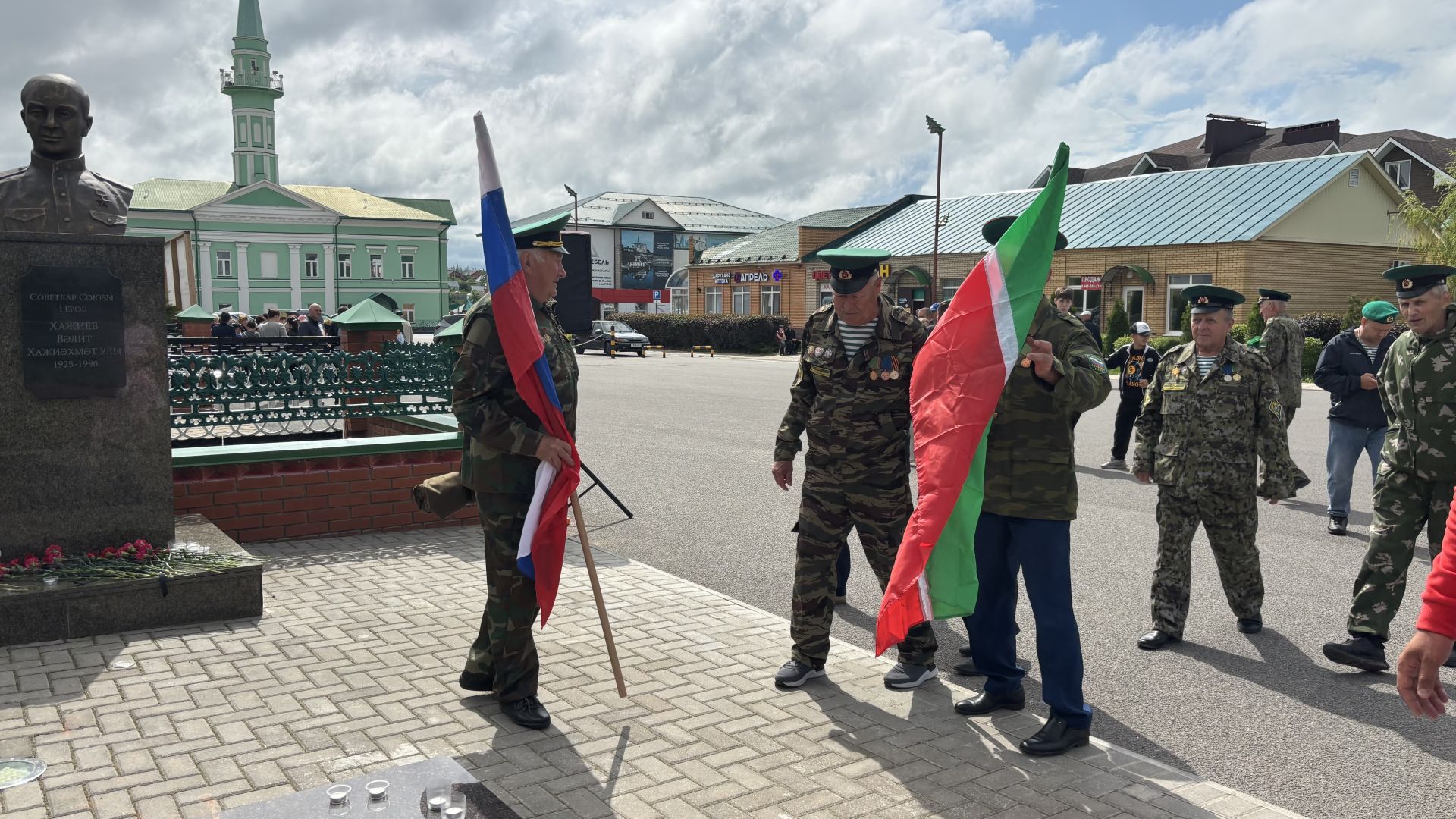 Кайгы һәм Хәтер көне  Һәлак булганнар истәлегенә лаеклы булыйк (фоторепортаж)