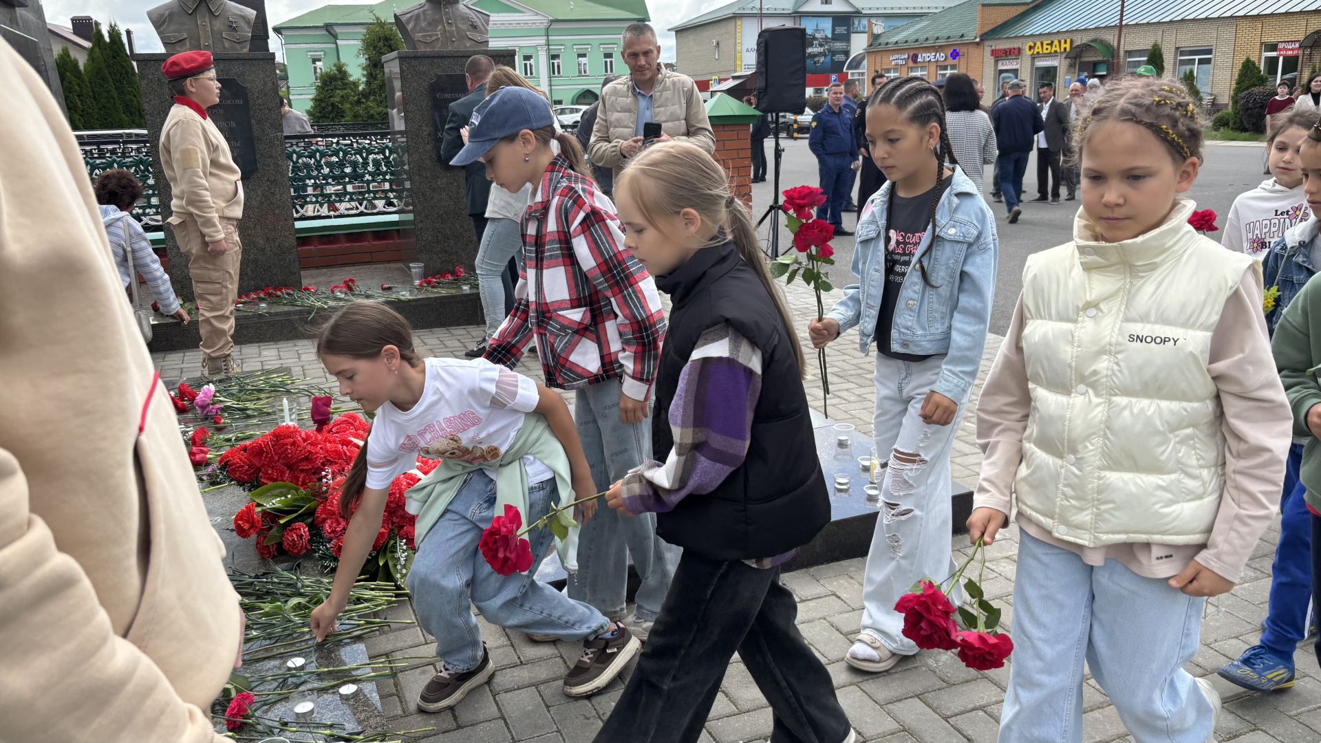 Кайгы һәм Хәтер көне  Һәлак булганнар истәлегенә лаеклы булыйк (фоторепортаж)