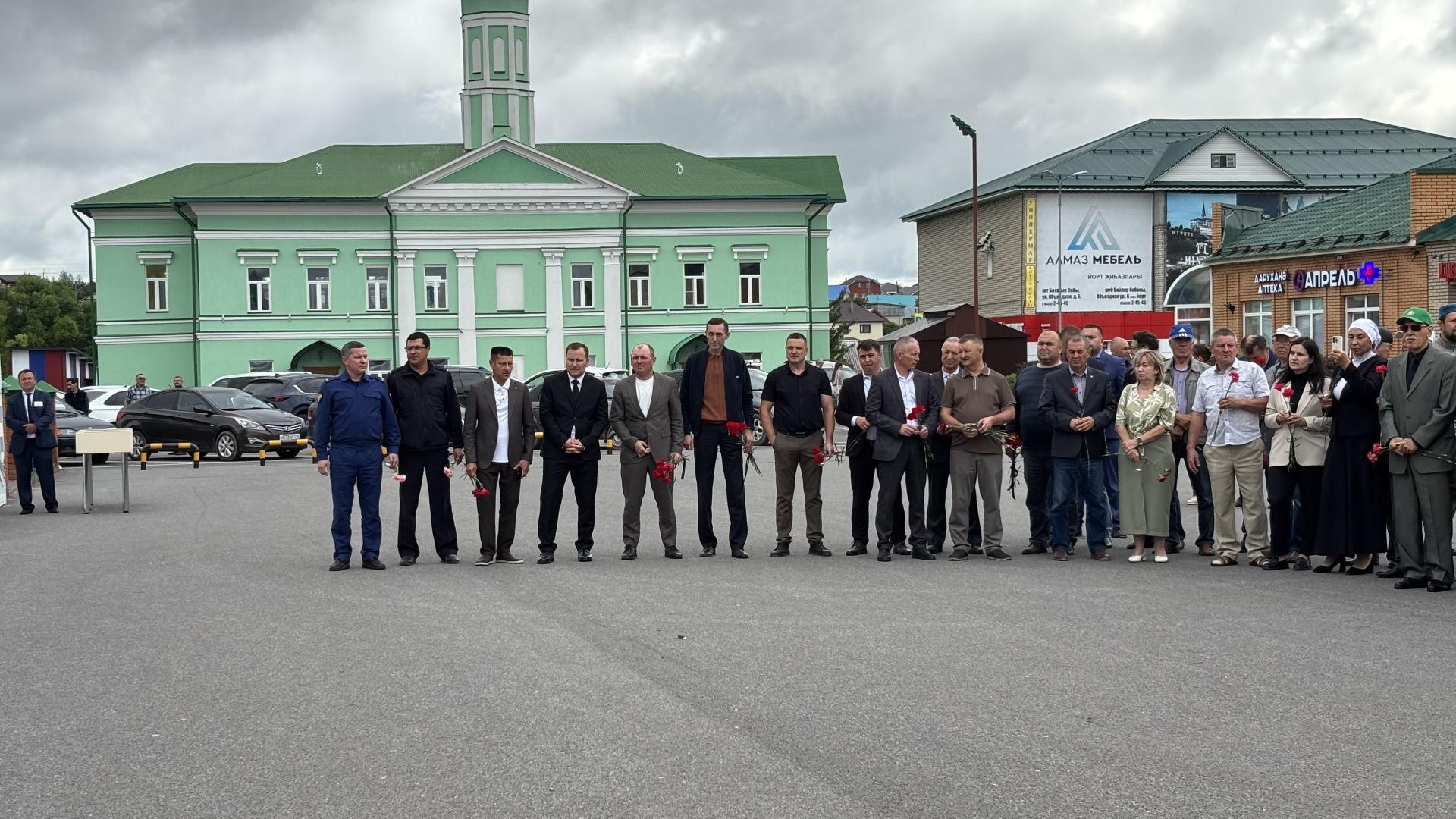 Кайгы һәм Хәтер көне  Һәлак булганнар истәлегенә лаеклы булыйк (фоторепортаж)