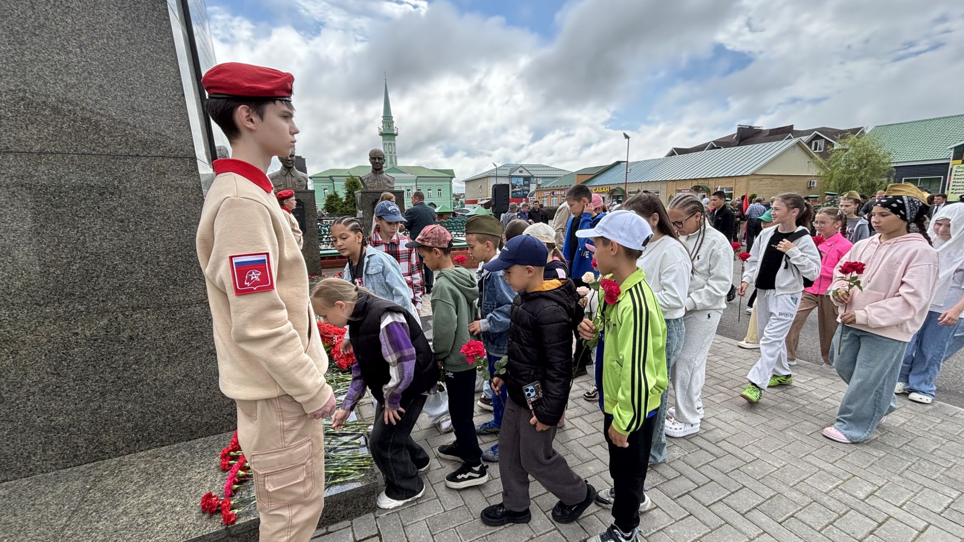 Кайгы һәм Хәтер көне  Һәлак булганнар истәлегенә лаеклы булыйк (фоторепортаж)