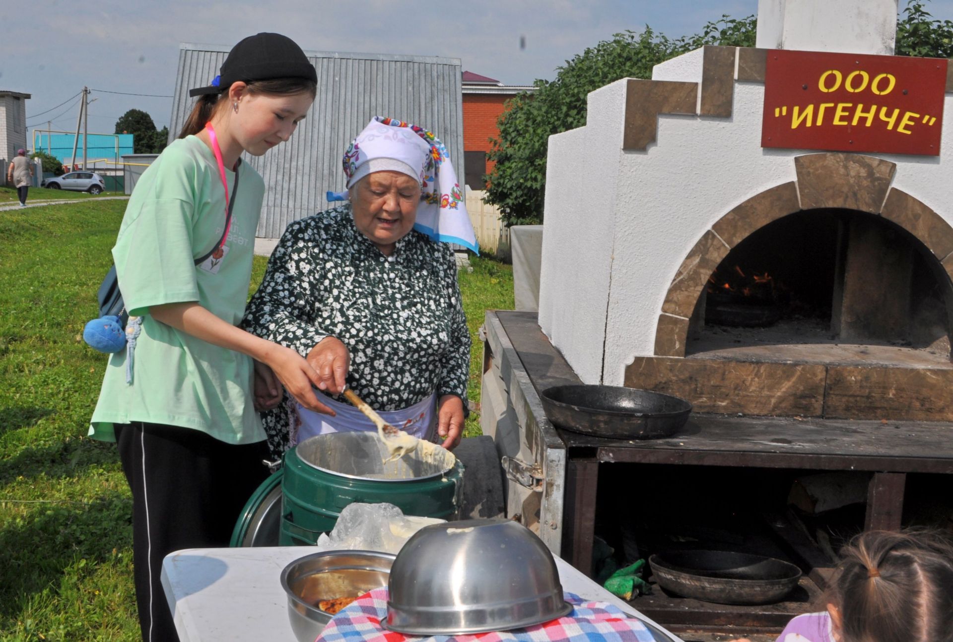 «Ура, авылга!» проектында катнашучылар  Эзмәнең Тукай урамына сәяхәткә  чыкты