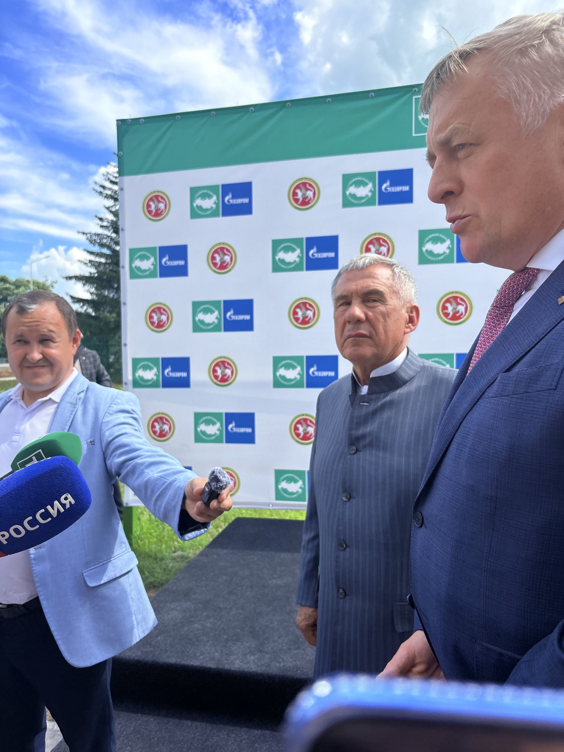Бүген Олы Нырты авылында Республика рәисе Рөстәм Миңнеханов катнашында  күпфункцияле мәдәният йорты ачылды