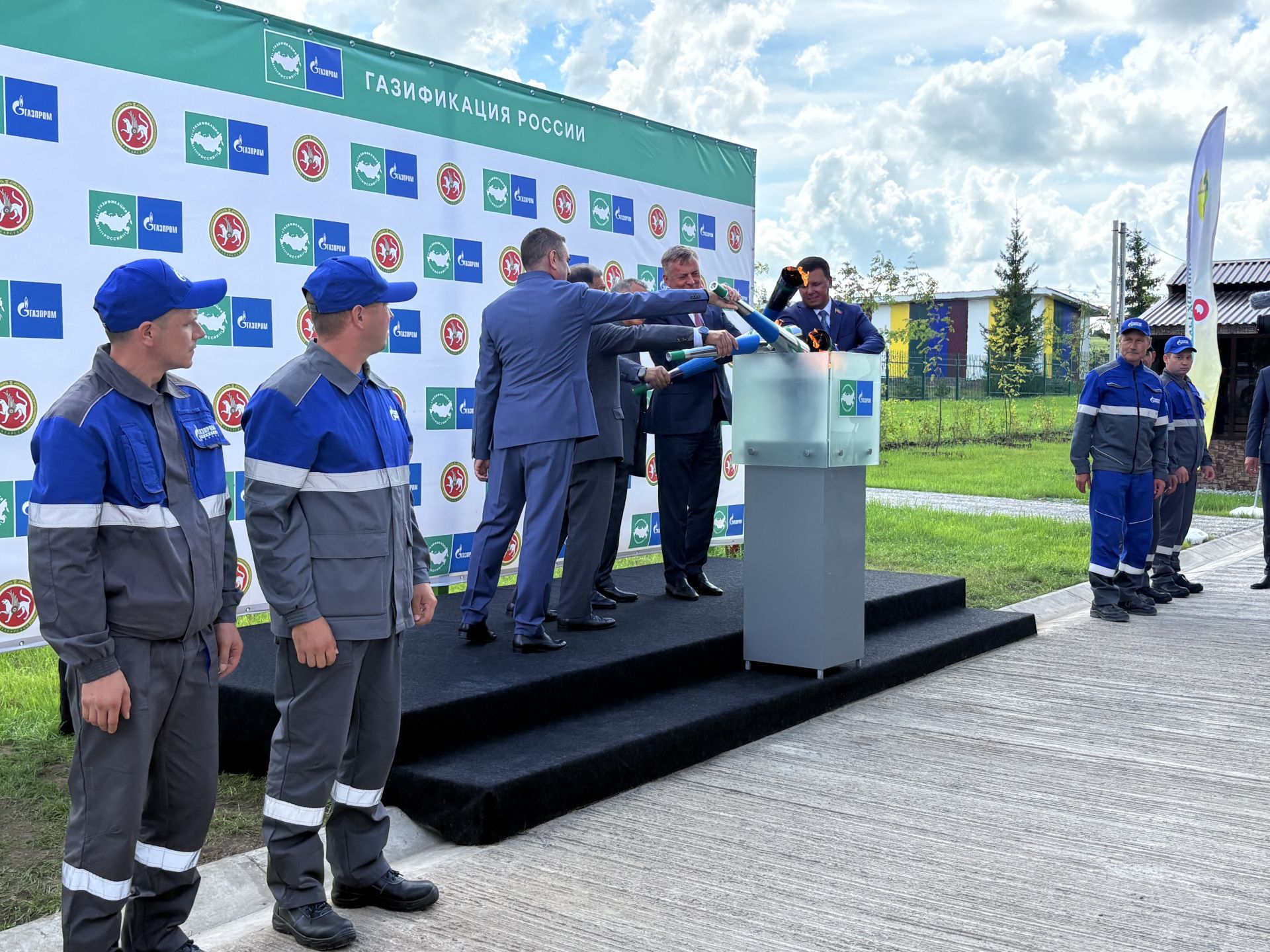 Бүген Олы Нырты авылында Республика рәисе Рөстәм Миңнеханов катнашында  күпфункцияле мәдәният йорты ачылды