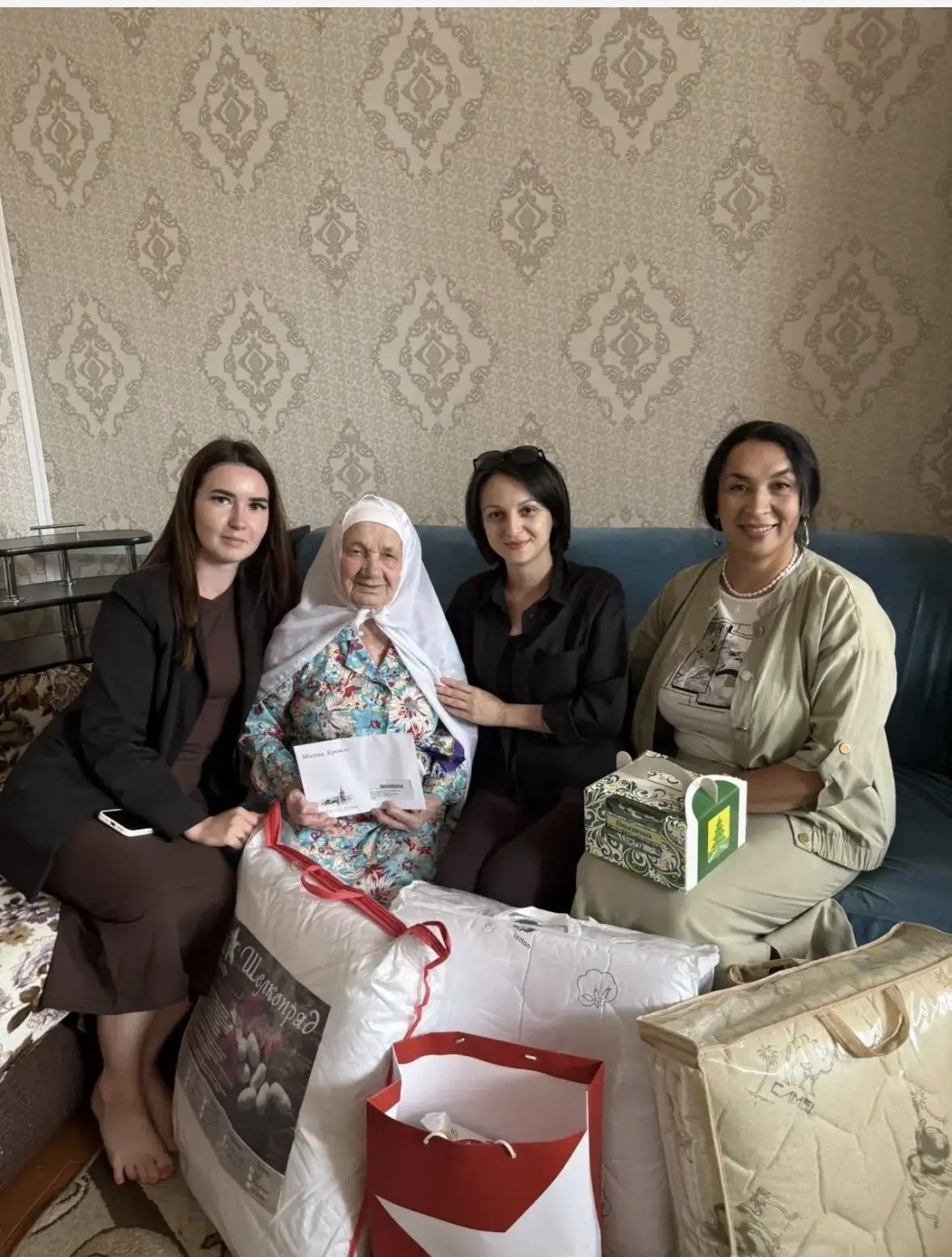 Шәмәрдәндә яшәүче Сәрия Фәхретдинованы 95 яшьлек юбилее белән котладылар