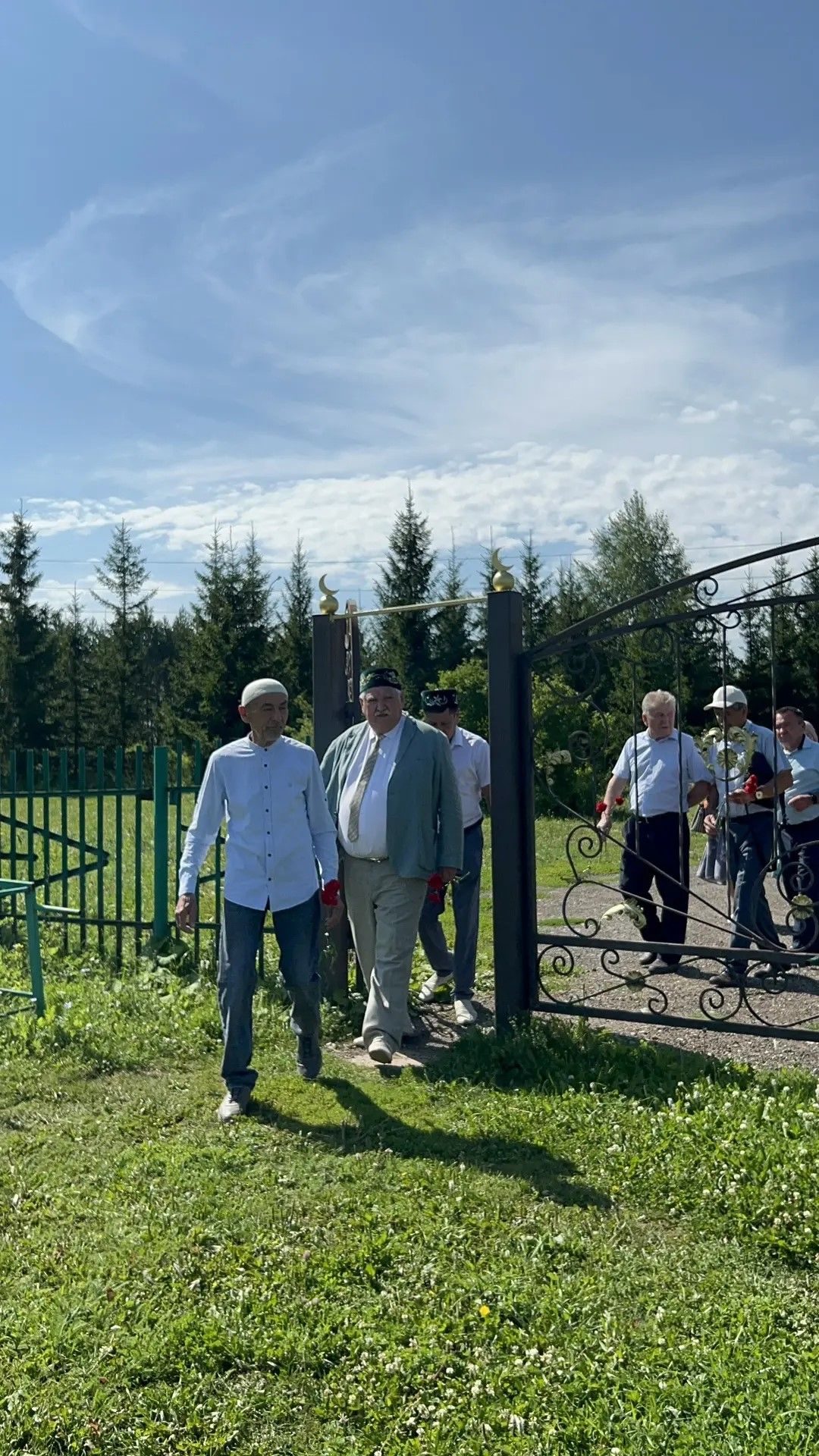 Бүген Сабада  тарихчы Рәйсә Сираҗиева яшәгән йортка истәлек тактасы куелды